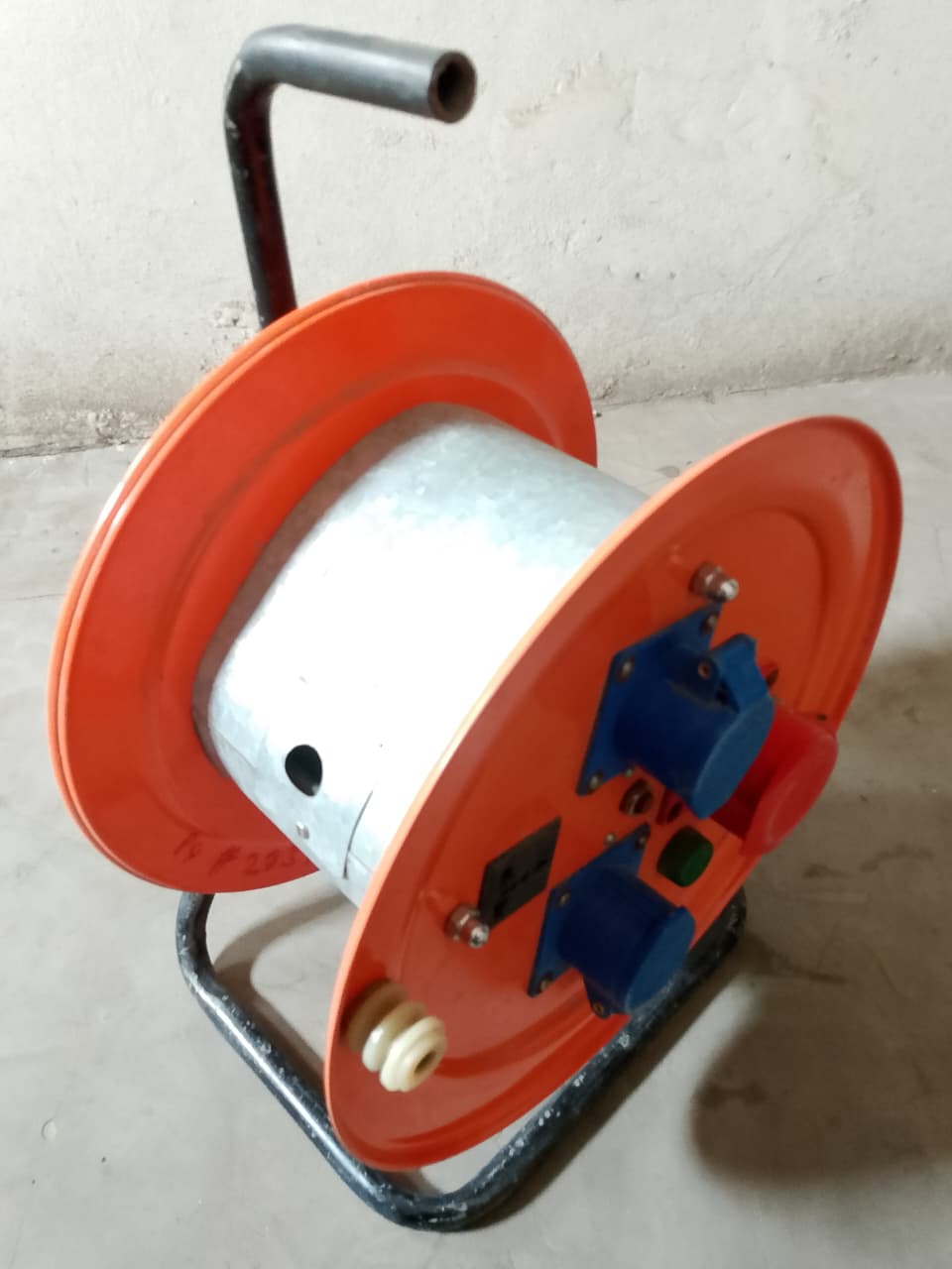 Extention Cable Reel with Circuit Breaker & Socket Outlet Switch in Pakistan thumbnail 3
