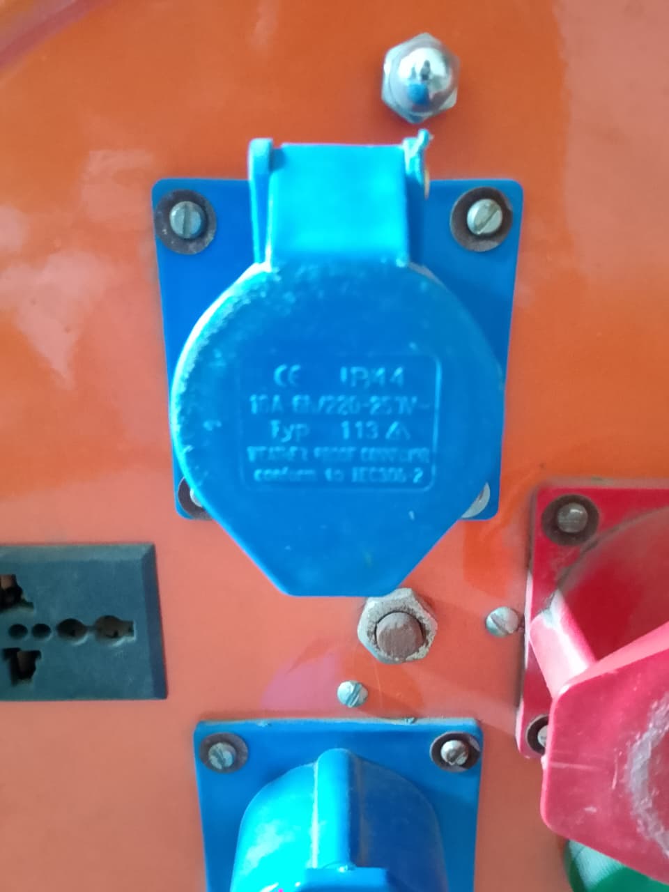 Extention Cable Reel with Circuit Breaker & Socket Outlet Switch in Pakistan thumbnail 5