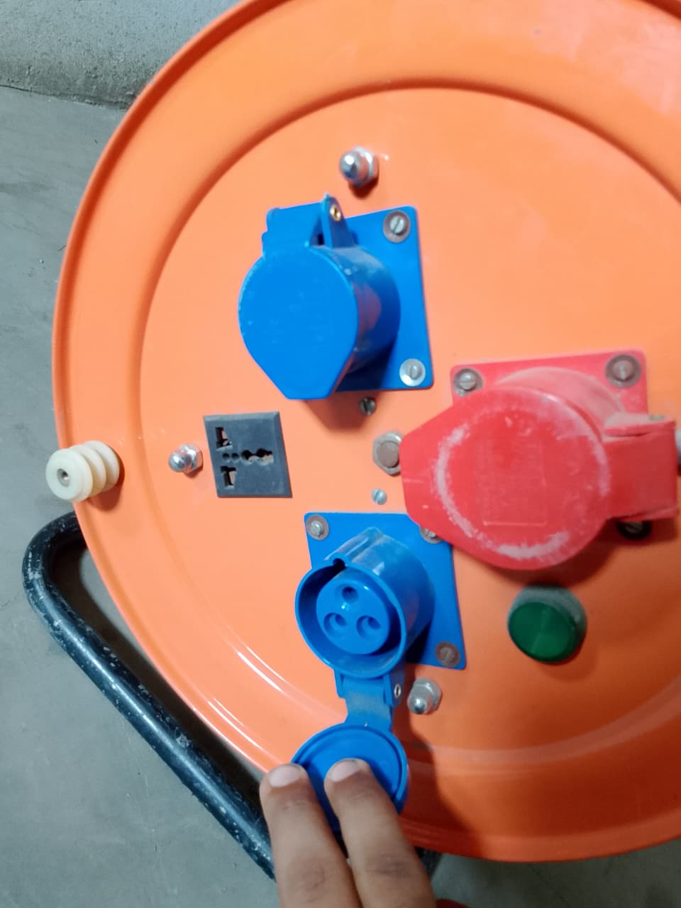 Extention Cable Reel with Circuit Breaker & Socket Outlet Switch in Pakistan thumbnail 7