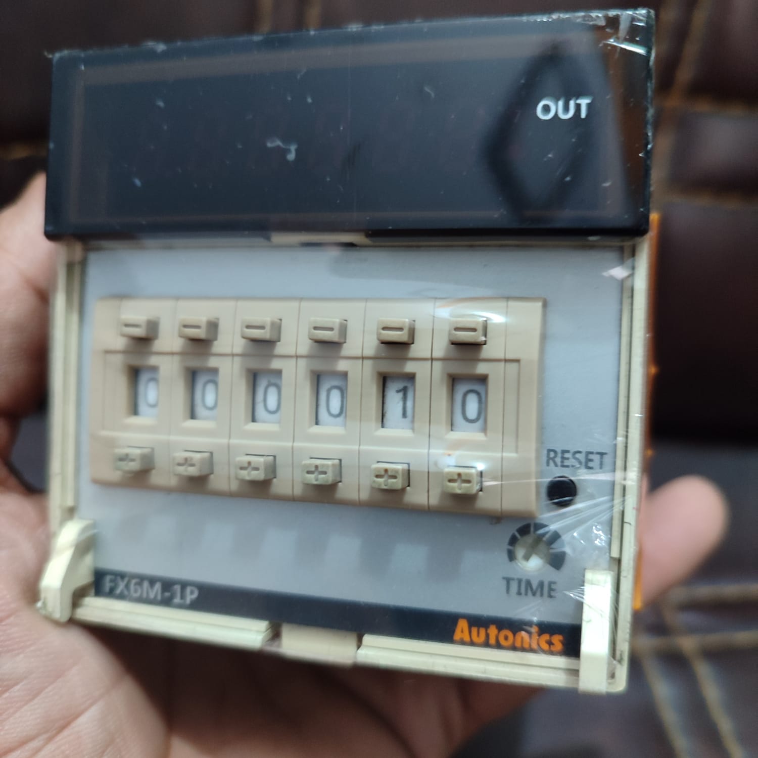 Autonics FX6M-1P Digital Counter Timer Relay Module in Pakistan thumbnail 5