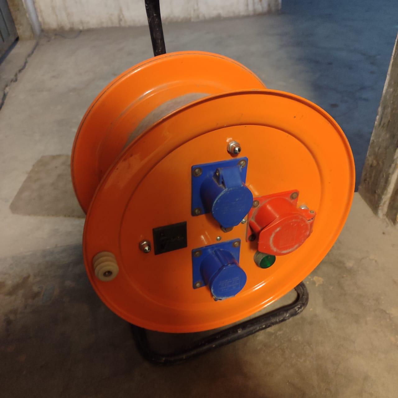 Heavy-Duty Portable Power CABLE DRUM REEL used condition