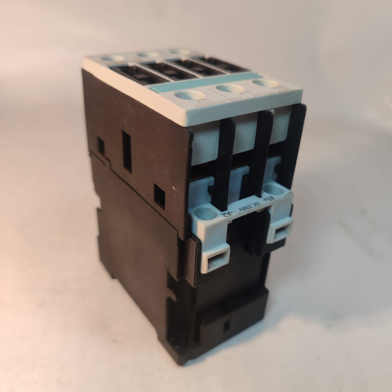 SIEMENS 3RT1026-1BB40 Power Contactor in Pakistan thumbnail 4