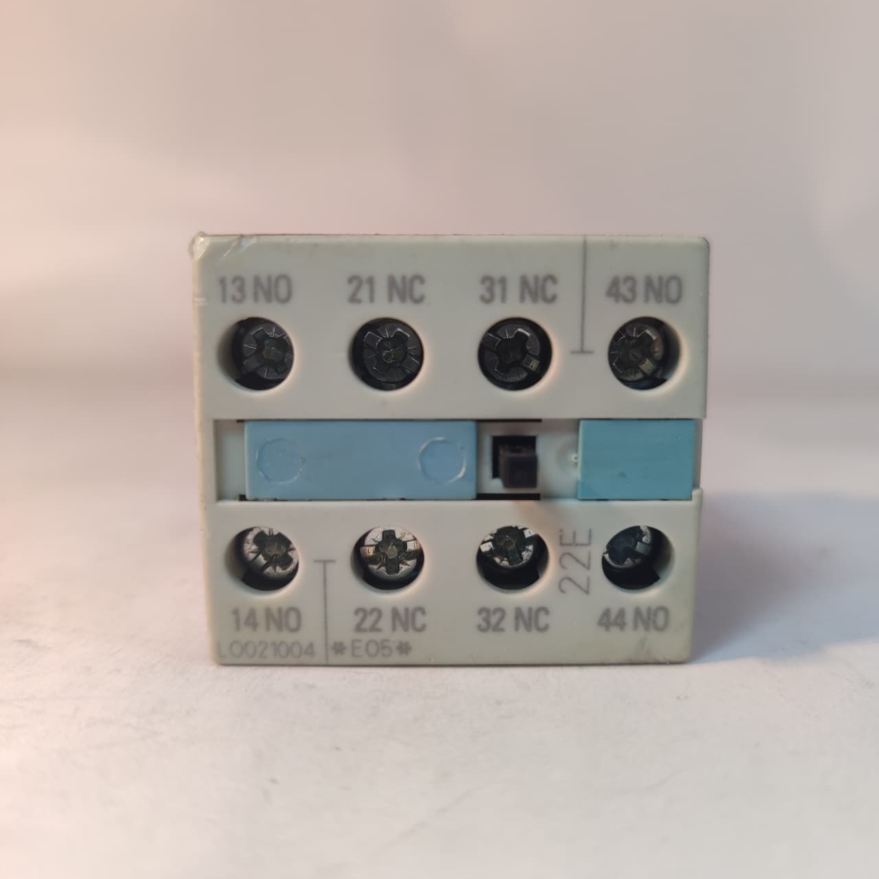 SIEMENS 3RH1921-1HA22 Auxiliary Switch Block Contactor in Pakistan thumbnail 2