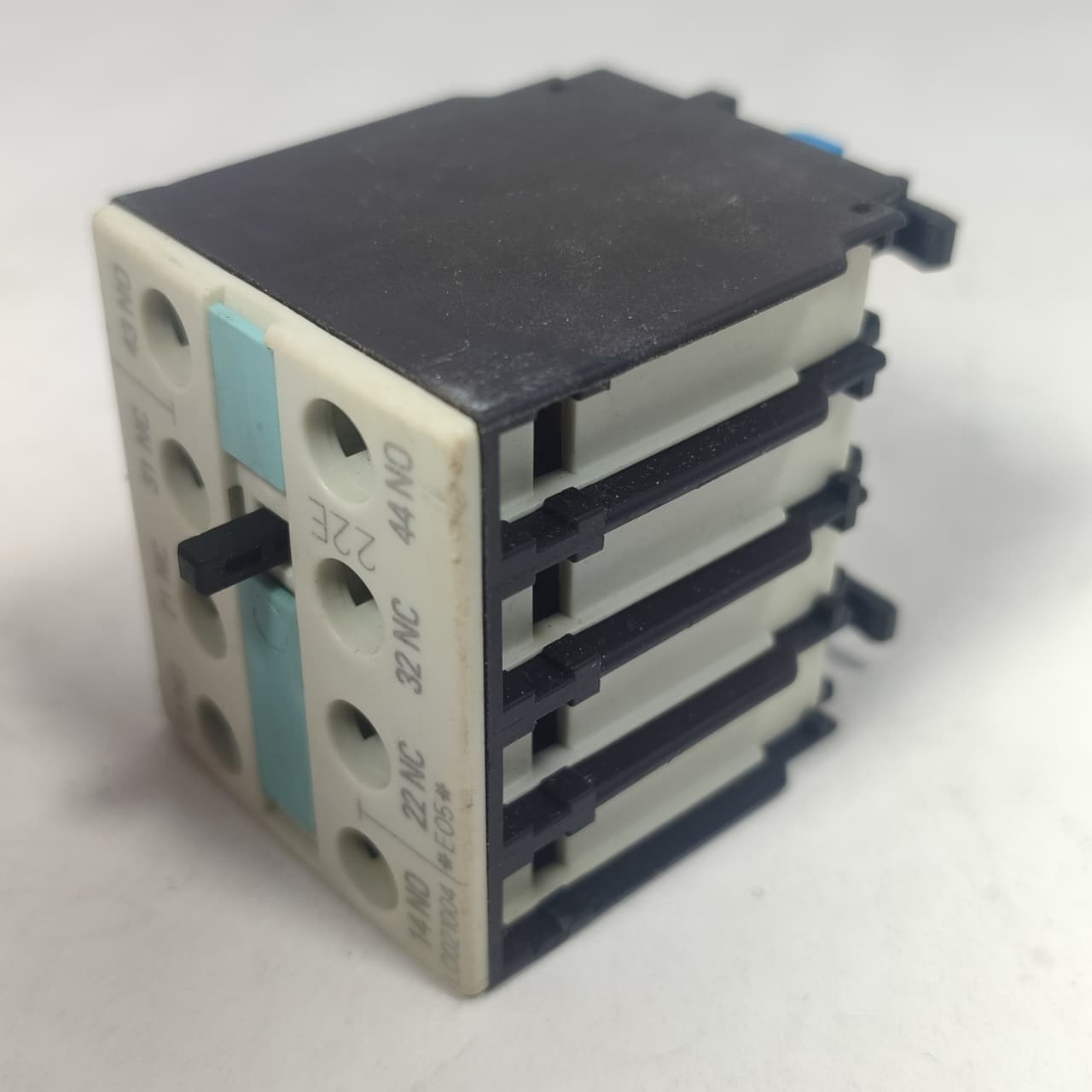 SIEMENS 3RH1921-1HA22 Auxiliary Switch Block Contactor in Pakistan thumbnail 8