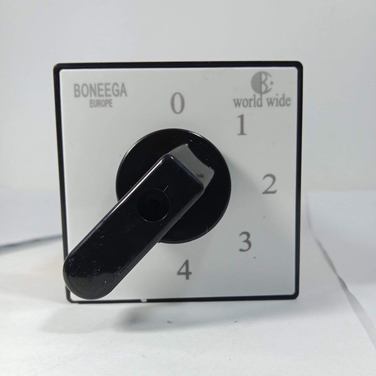 BONEEGA 63A Change-over Rotary Switch in Pakistan thumbnail 2