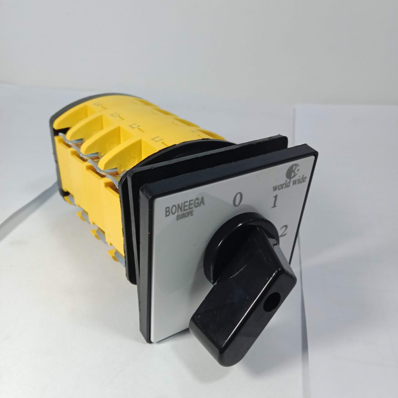 BONEEGA 63A Change-over Rotary Switch in Pakistan thumbnail 4