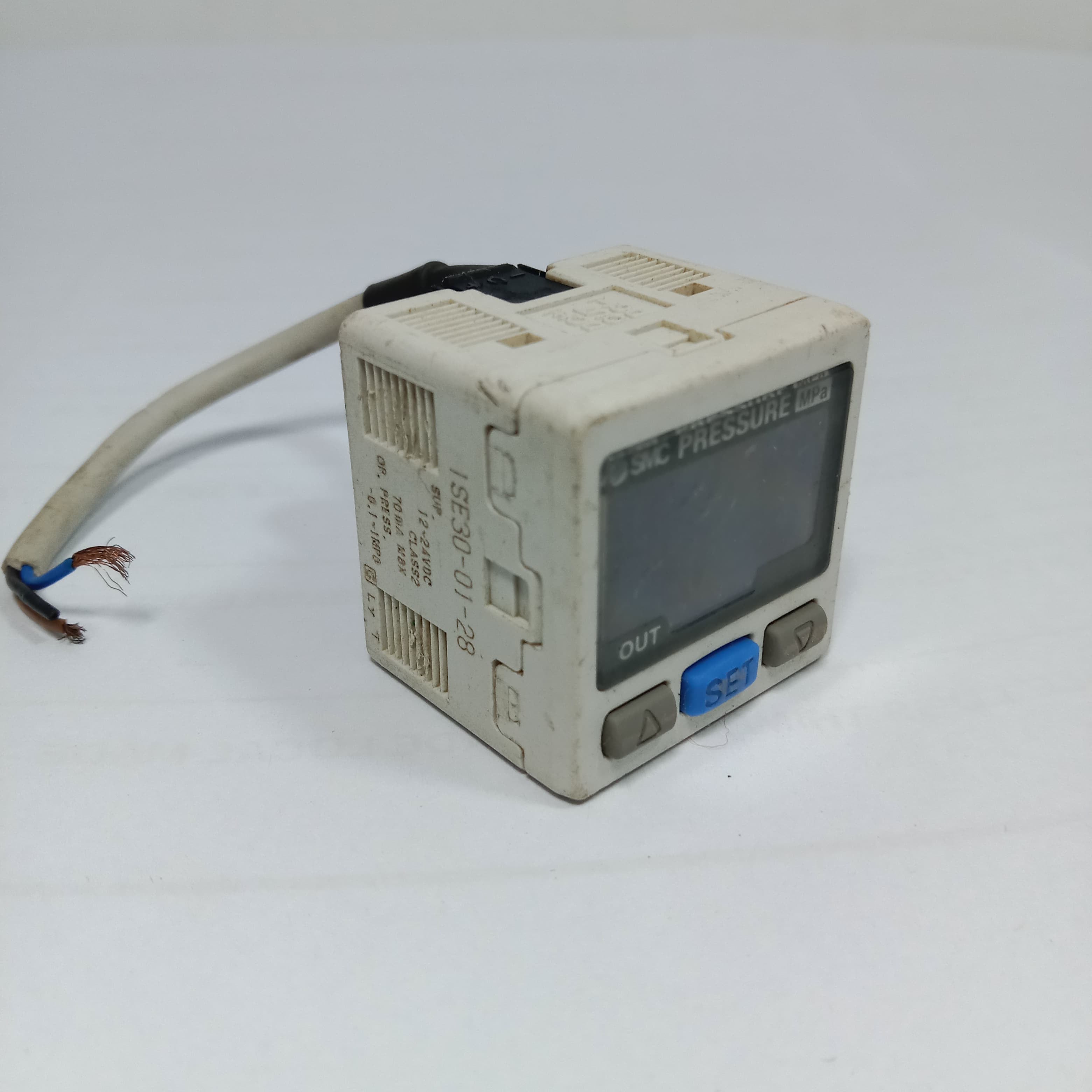 SMC ISE30-01-28 MPa Digital Pressure Switch (used) in Pakistan thumbnail 3