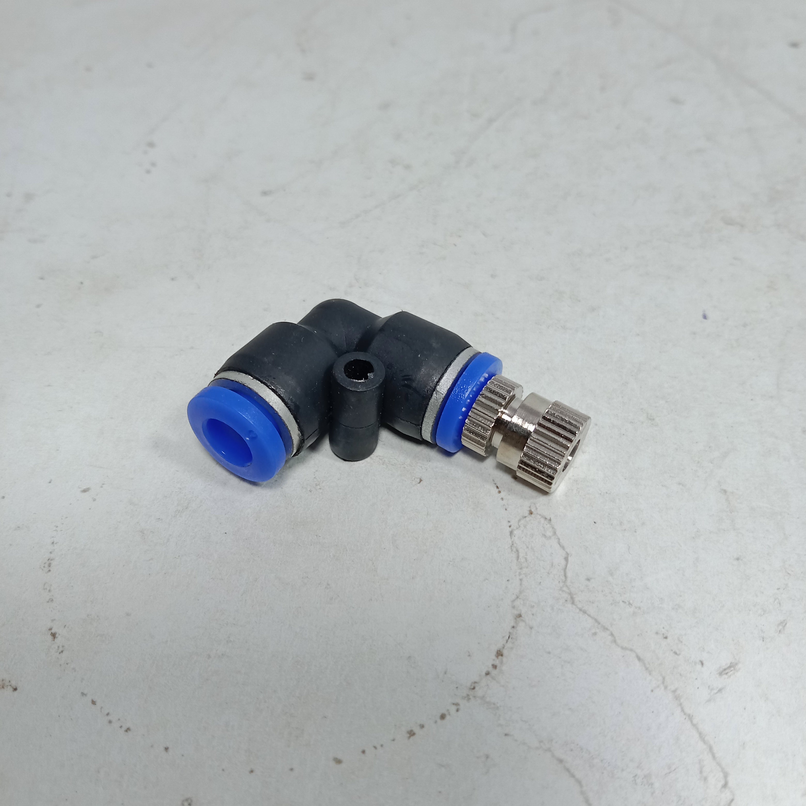 Pneumatic  Elbow + Misting Nozzle 6 mm in Pakistan thumbnail 3