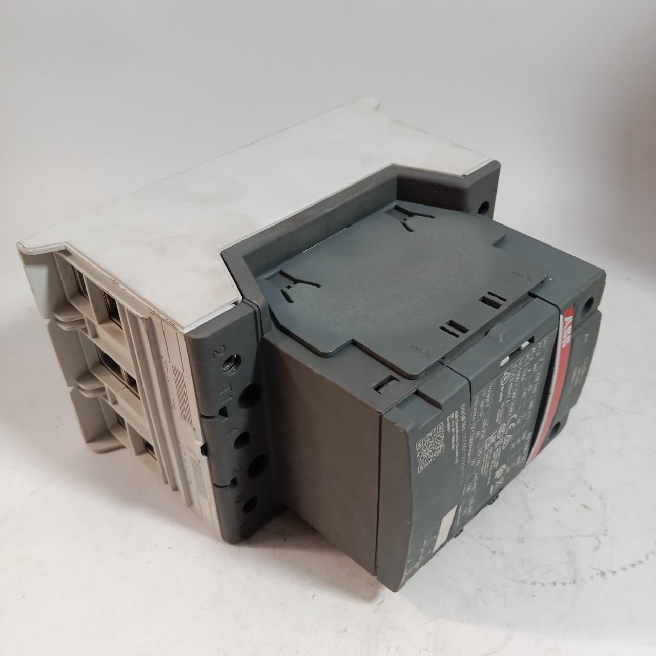 ABB AF146-30/AF116-30 Power Contactor in Pakistan - AF116-30 thumbnail 2