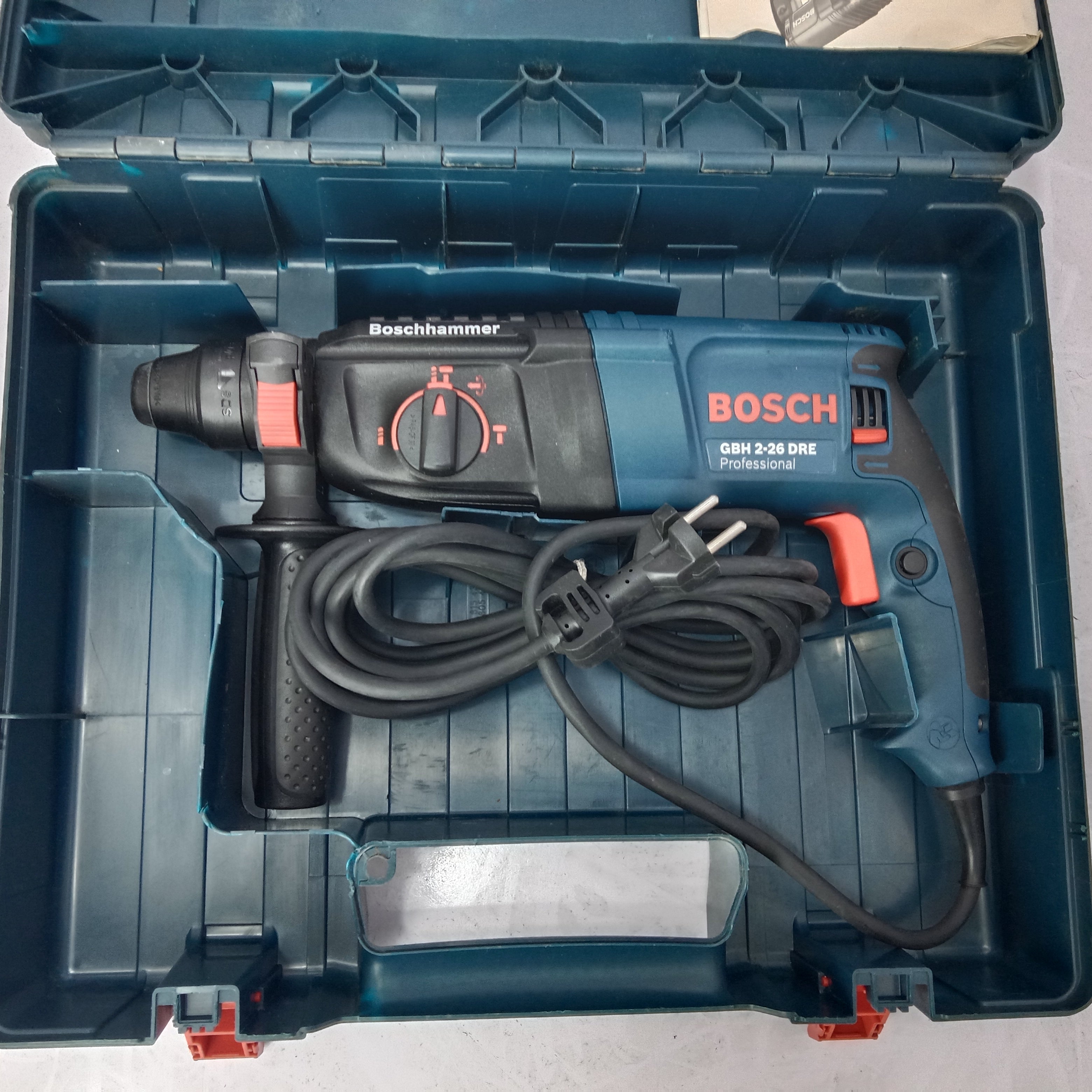 BOSCH GBH 2-26 DRE Professional Drill Hammer Machine Used in fresh condition in Pakistan