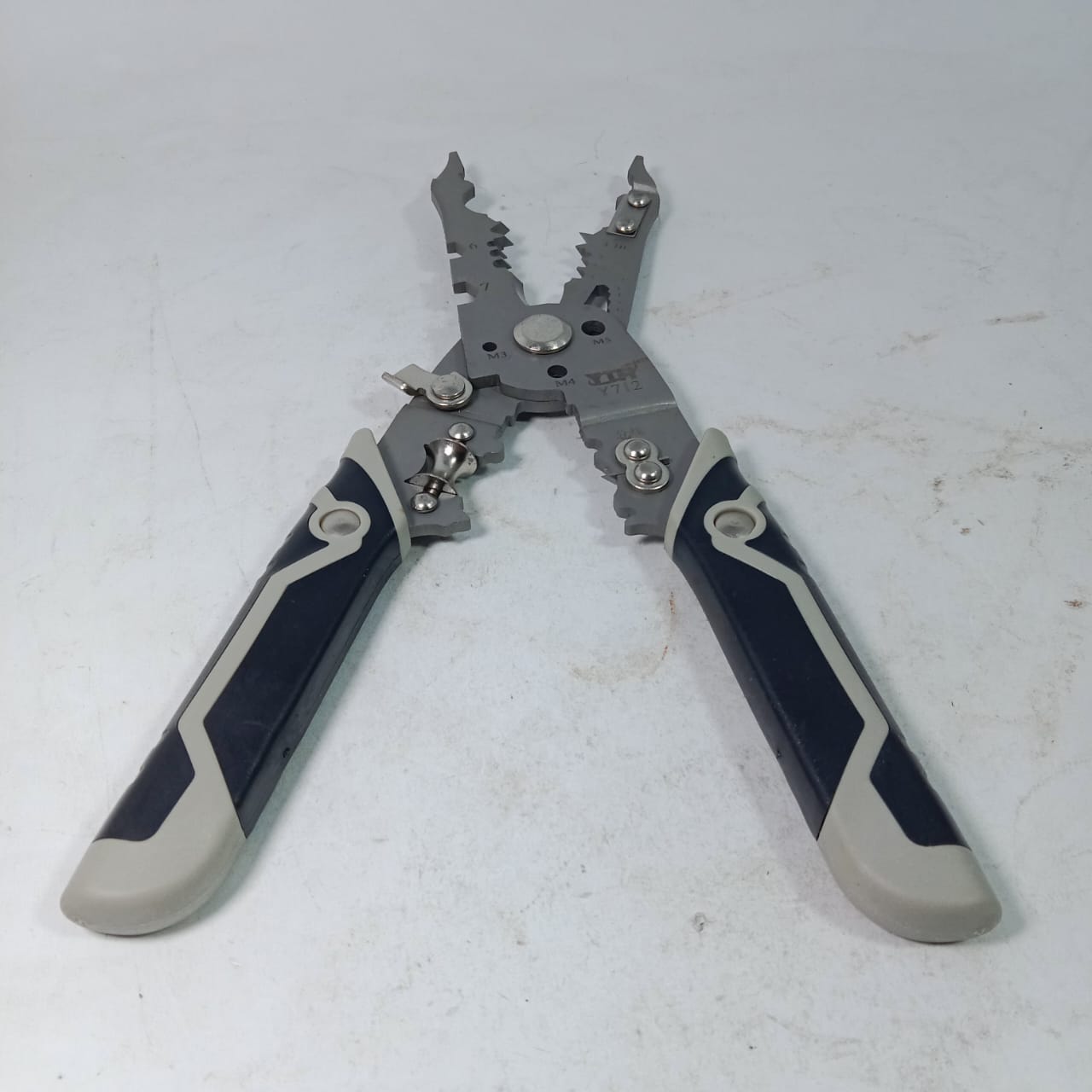 YTH Y712 Electrician Labor Saving Plier in Pakistan thumbnail 2
