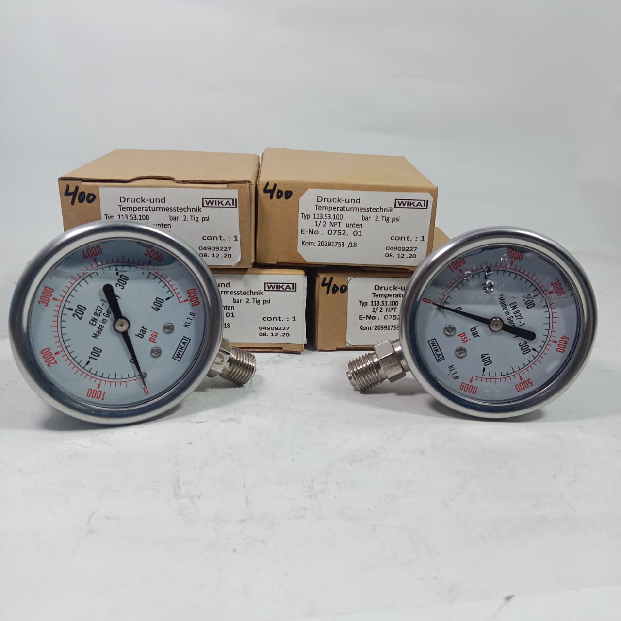Pressure Gauges 2.5 inch dial bottom  in Pakistan - 10 bar