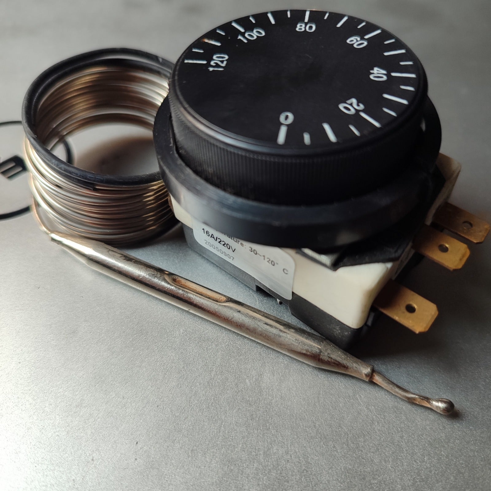 Thermostat, Temperature Controller in pakistan
