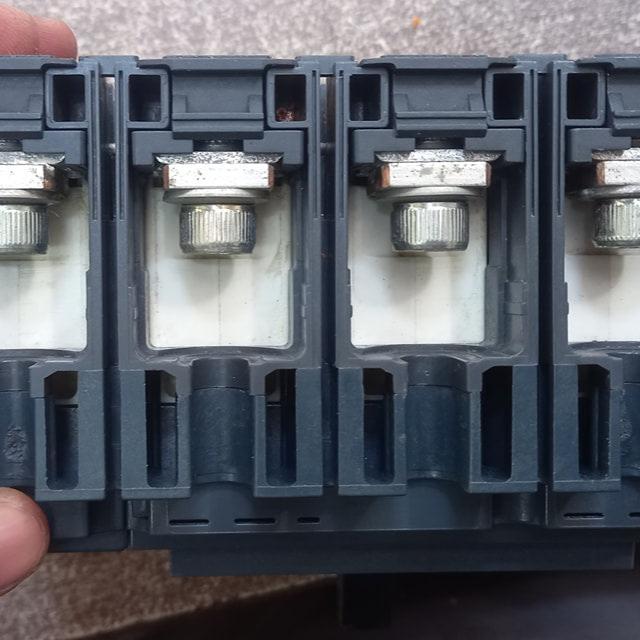 Schneider NSX 250F 4pol 250A MCCB Circuit Breaker USED in Pakistan - 250A thumbnail 2