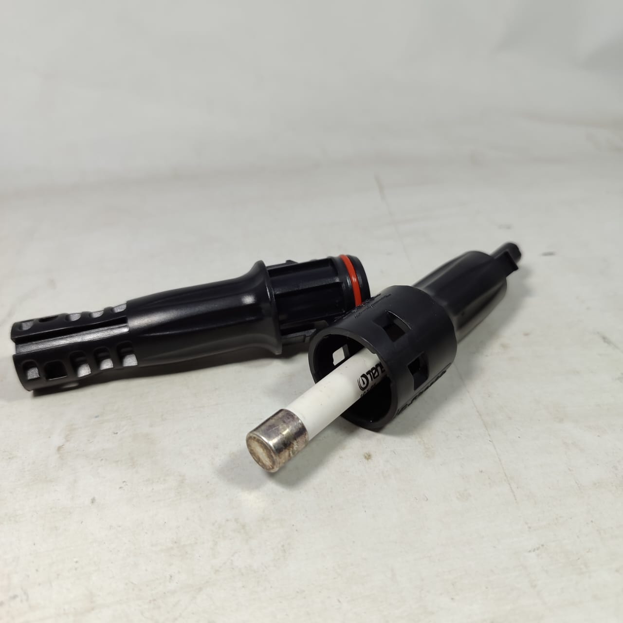 TENSE TEPV-32V Solar Connector with Fuse 1500vDc  in Pakistan