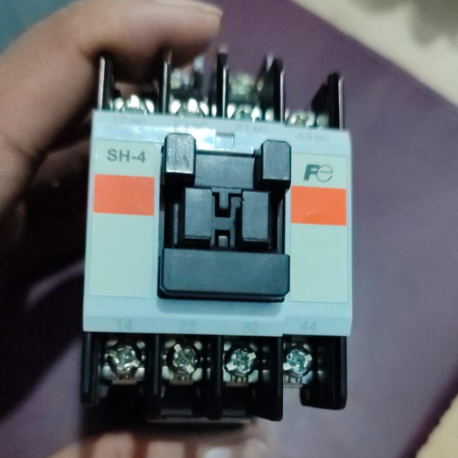 Fuji SH-4 Contactor 100V-110V 50 Hz in Pakistan