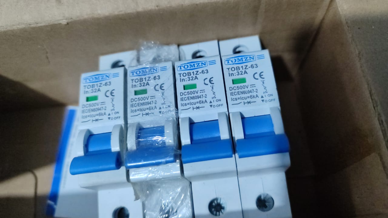 TOMZN TOB1Z-63 32A DC 500V Automatic Circuit Breaker MCB in Pakistan thumbnail 5