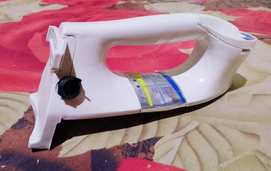 METRO National Electric Iron Handel in Pakistan minimum order quantity 50pcs                                                               MINIMUM 50 PCS ORDER