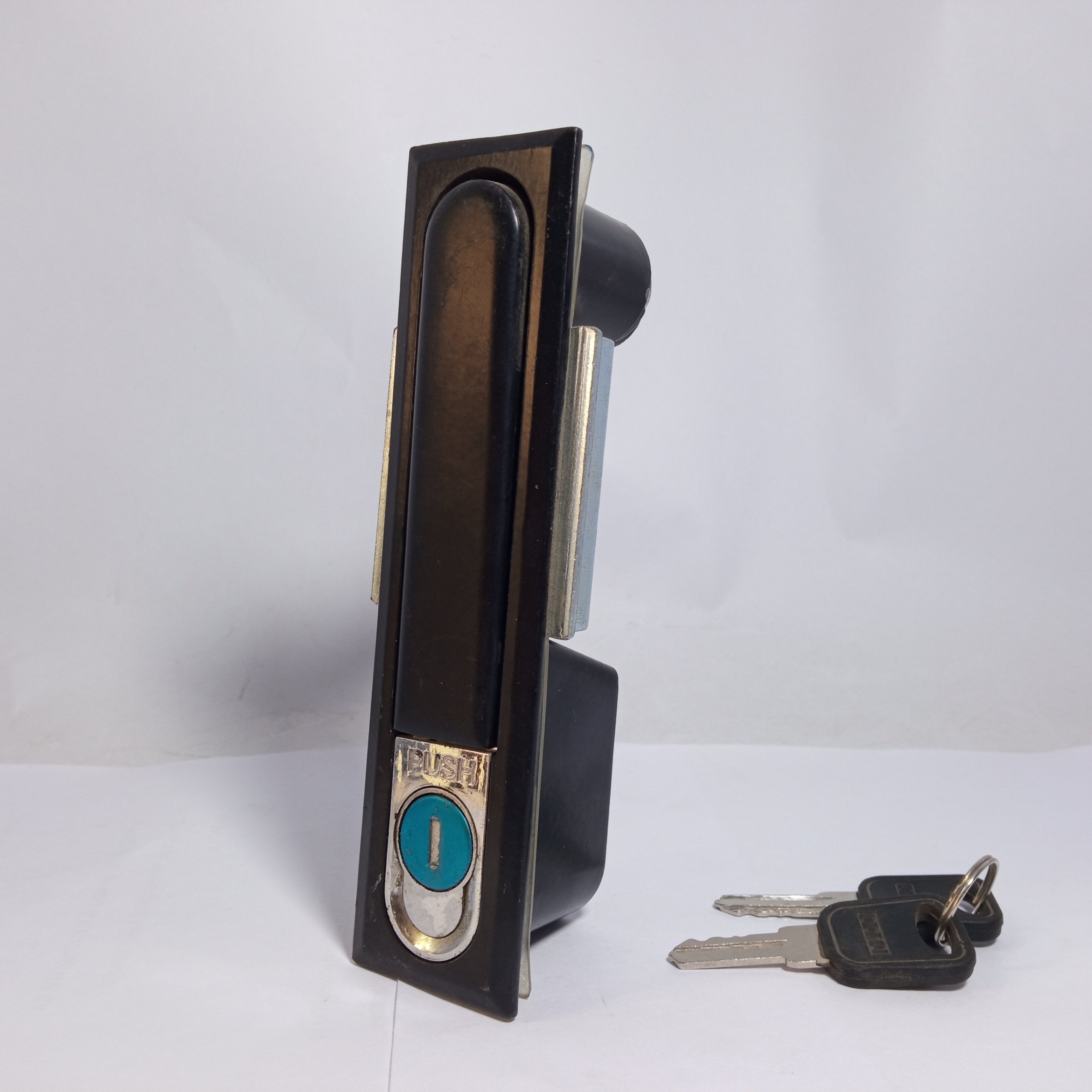 Electrical Cabinet and Panel Lock Push Handle with 2 Keys in Pakistan thumbnail 2