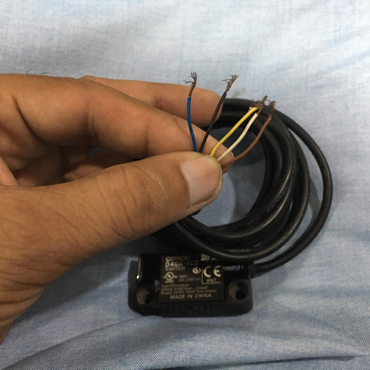 OMRON D40A-1C2 Safety Switch used  in Pakistan thumbnail 5