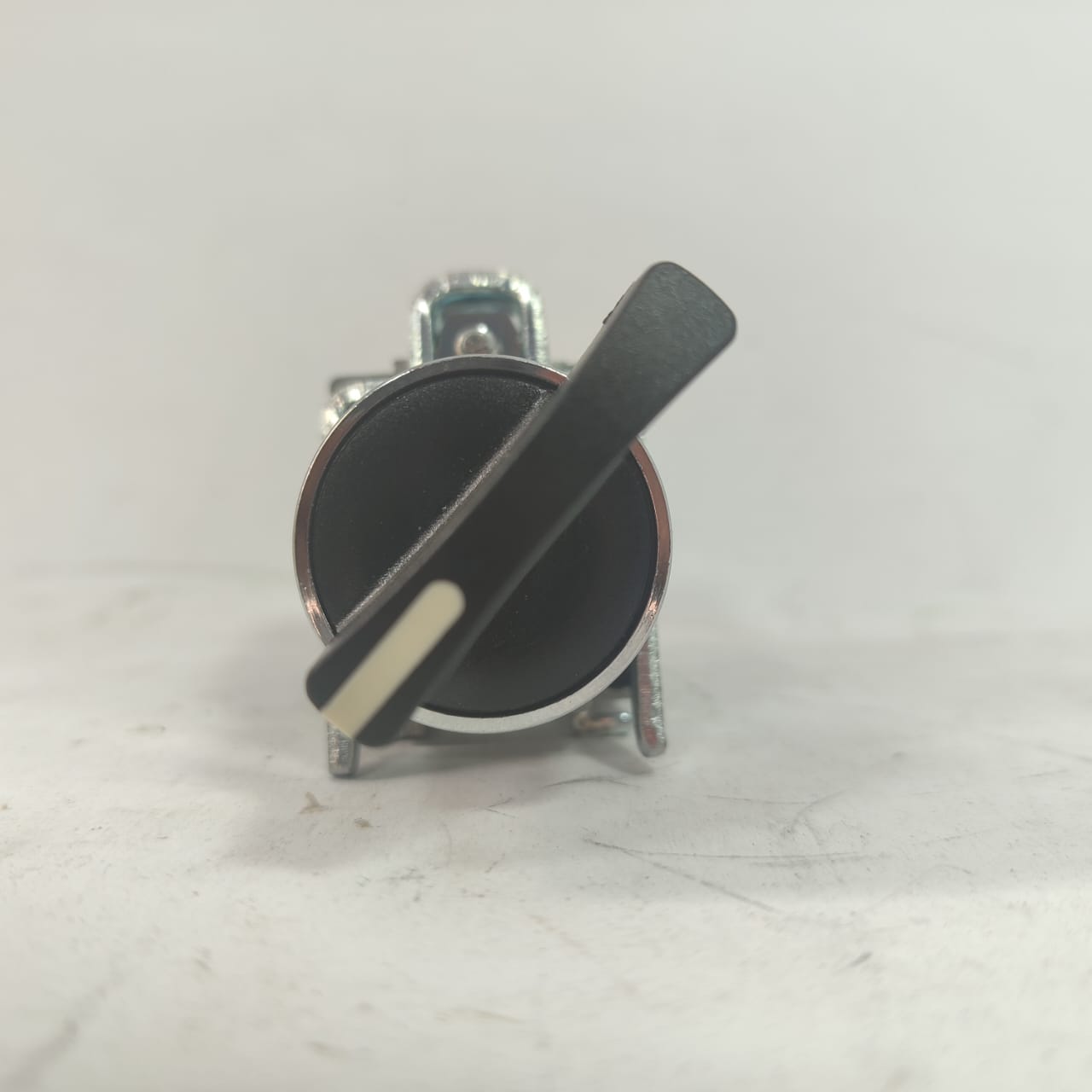 Schneider ZBE-101 Selector Switch in Pakistan thumbnail 3