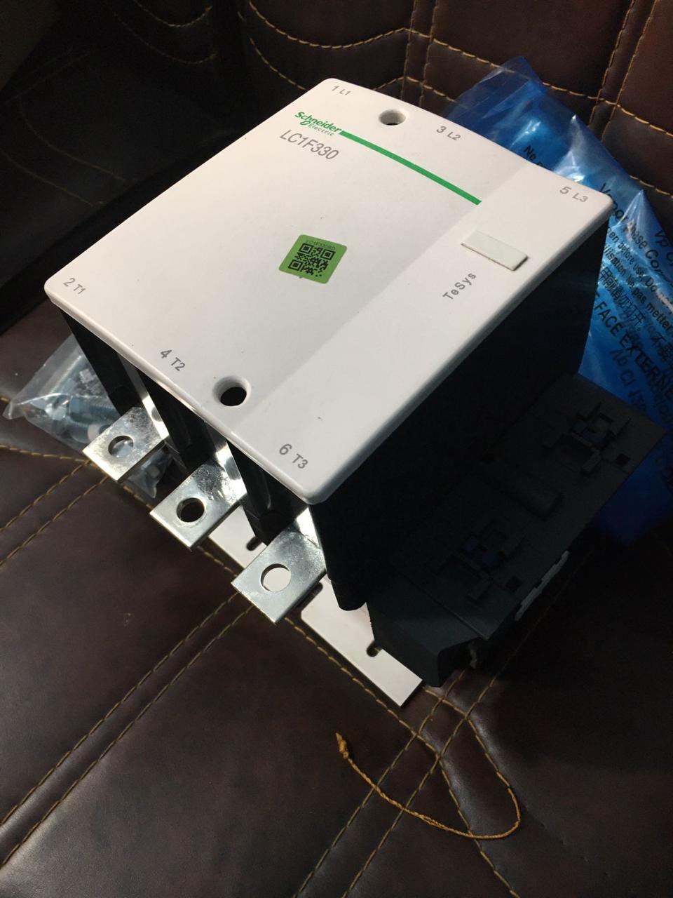 Schneider LC1F330 3 Pole 600VAC 330 Amp  Electric Contactor used  in Pakistan thumbnail 3