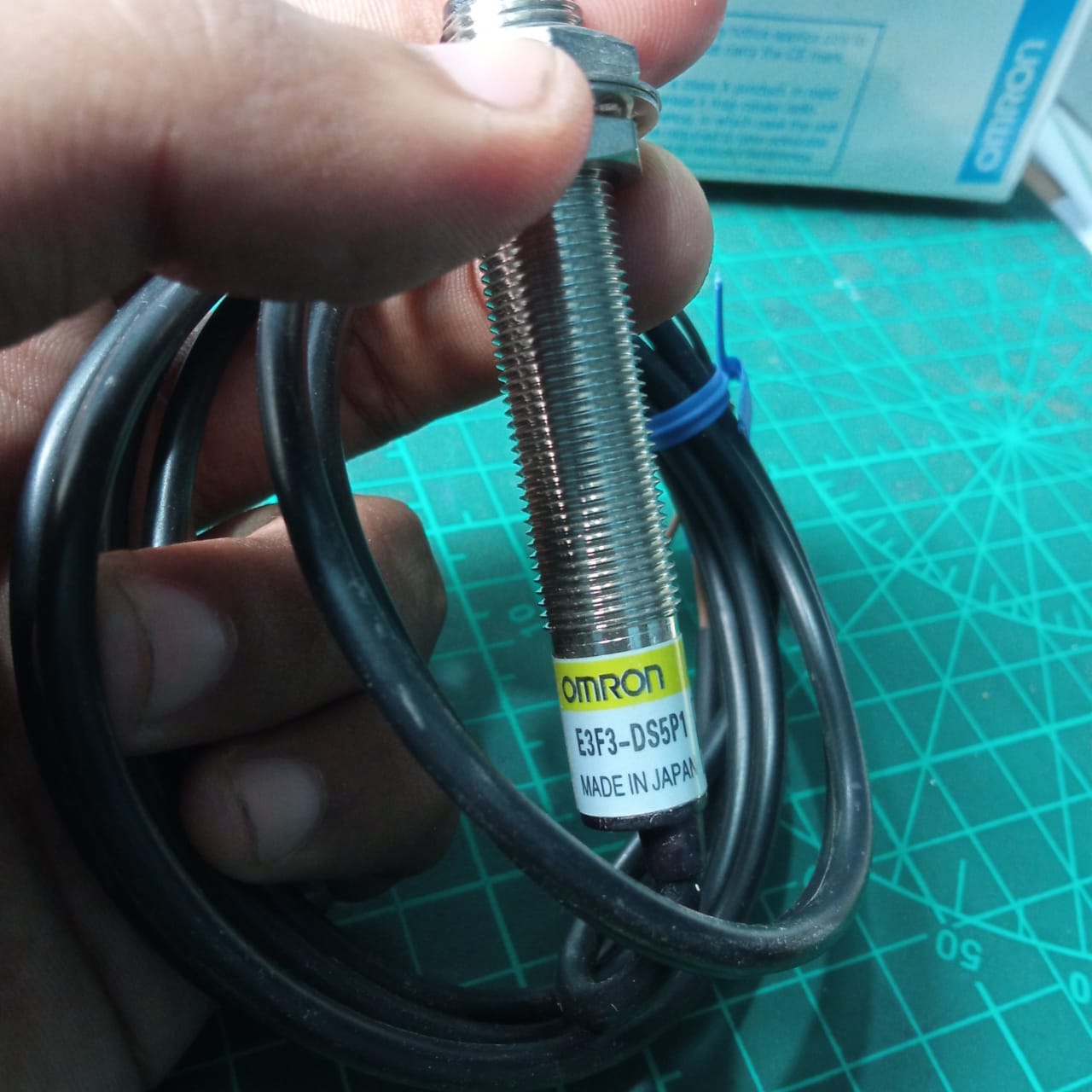 OMRON E3F-DS5P1 Photo Electric Sensor in Pakistan thumbnail 3