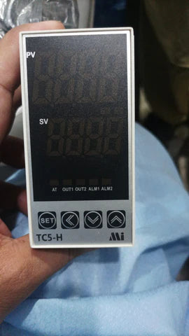 Mi TC5-L 1A1G-2 4 to 20mA Temperature controller in Pakistan - 96x48