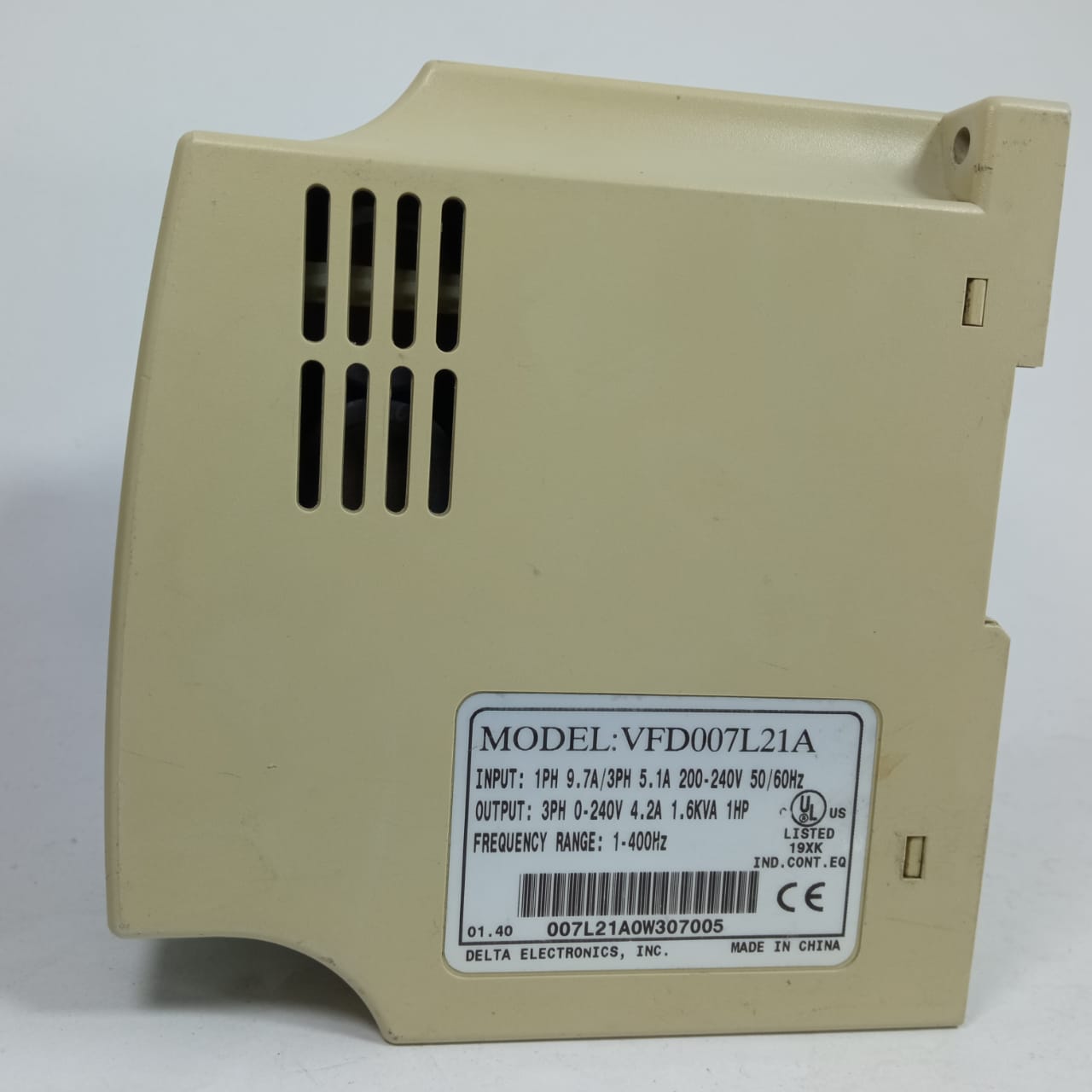 Delta VFD007L21A VFD-L  1HP 240V 1PH/3PH 4.2A CT thumbnail 2