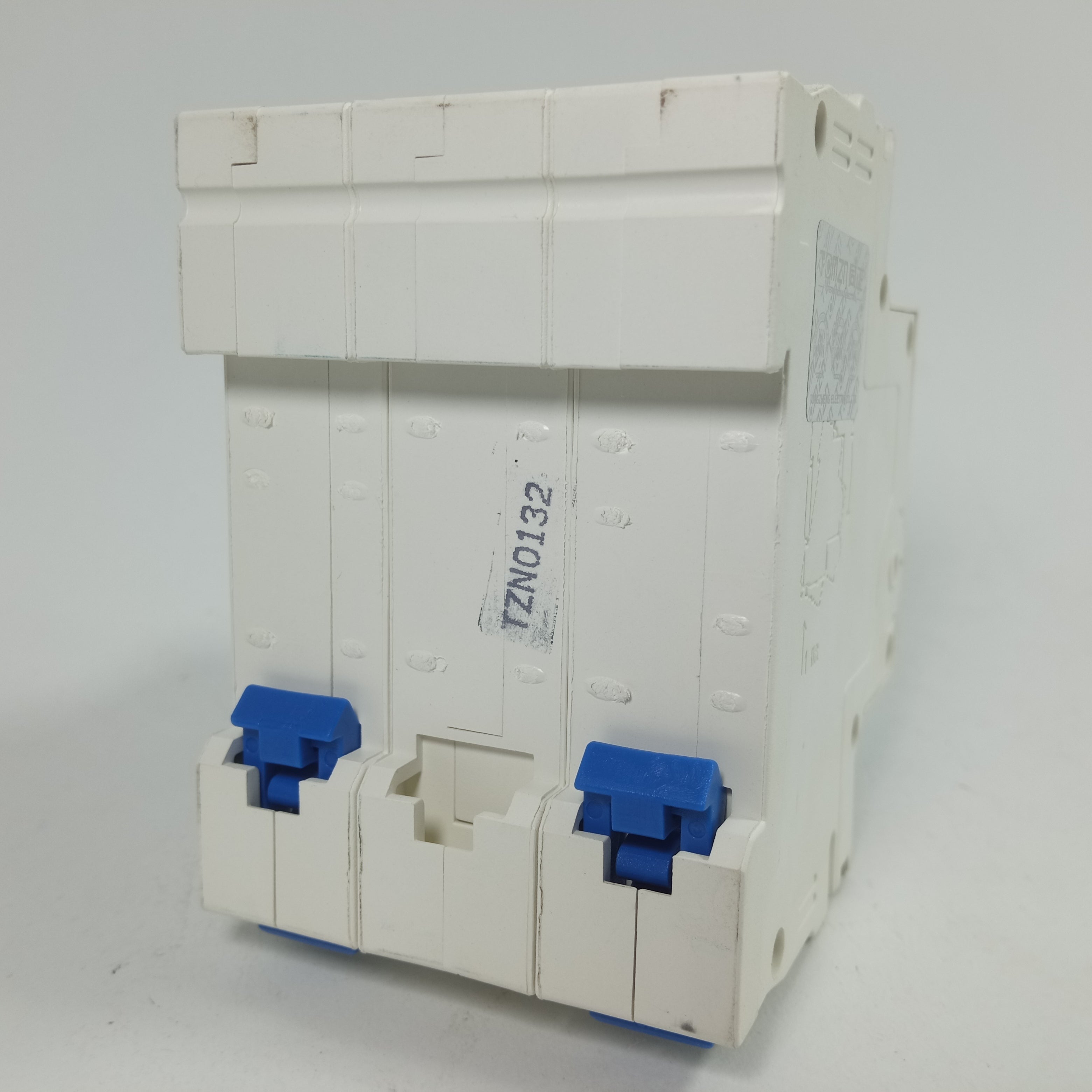 TOMZN DZ47-63 Circuit breaker 3P 32A in Pakistan thumbnail 4