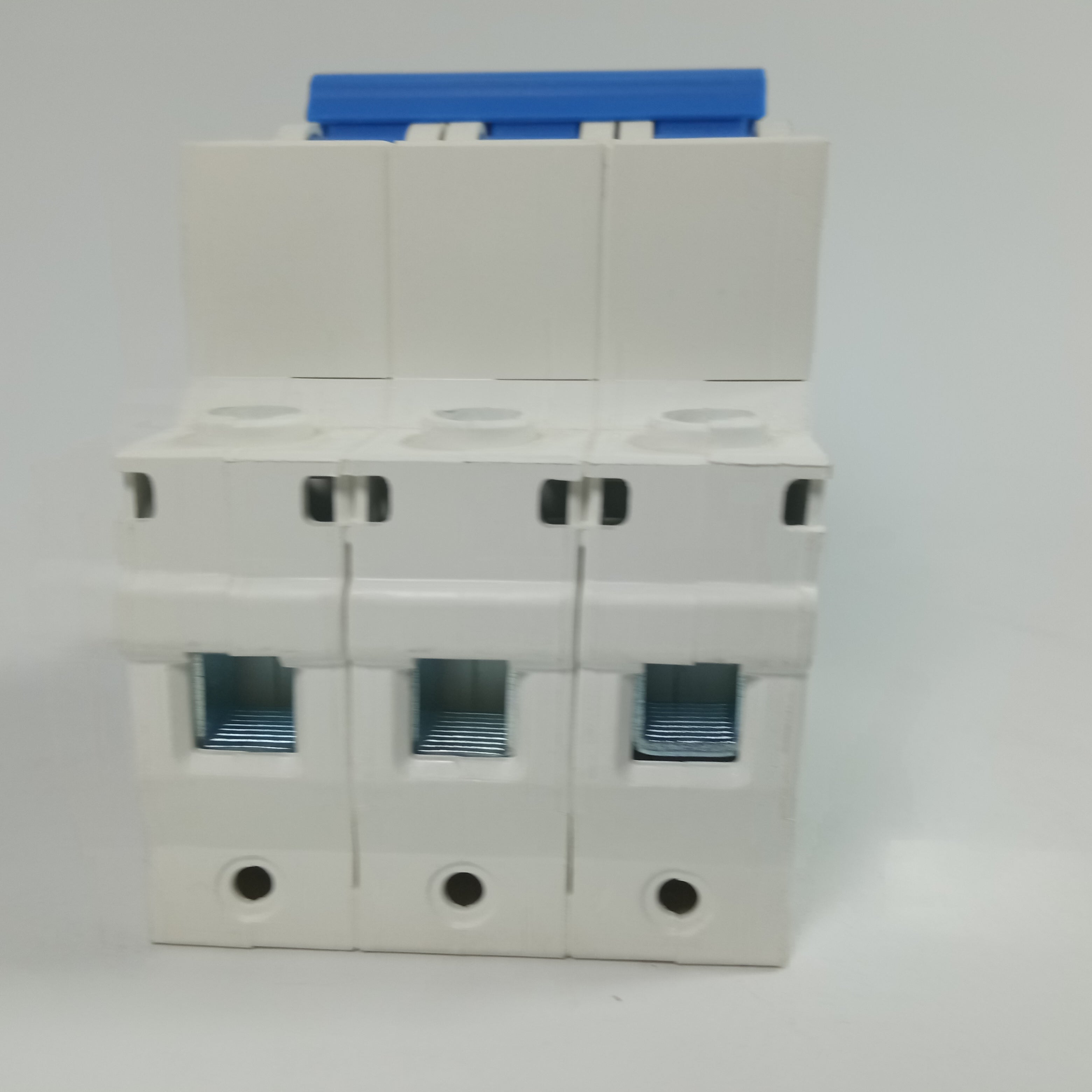 TOMZN DZ47-63 Circuit breaker 3P 32A in Pakistan thumbnail 5