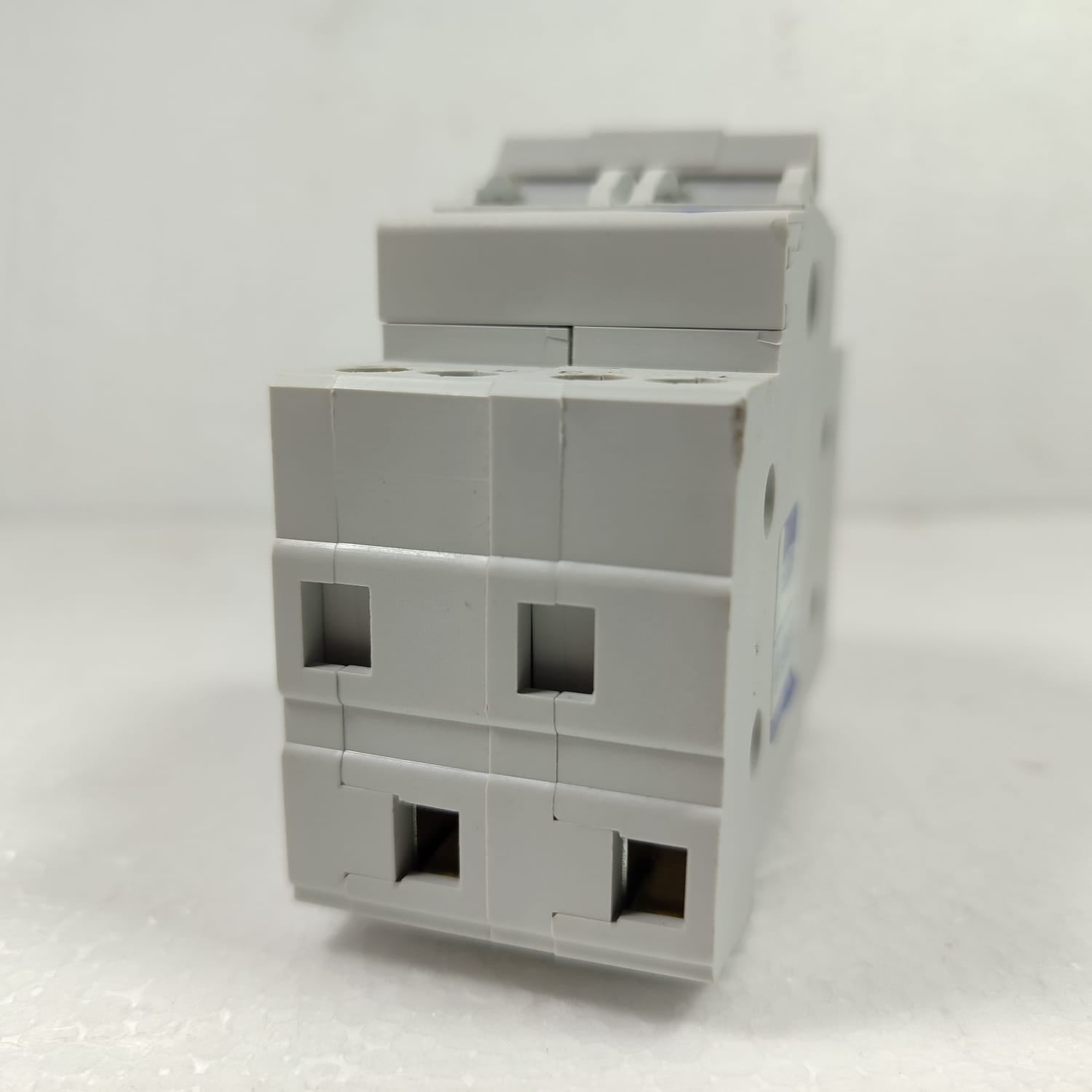 TOMZN TO219G 2P 63A Change Over Breaker Type Switch in Pakistan thumbnail 8