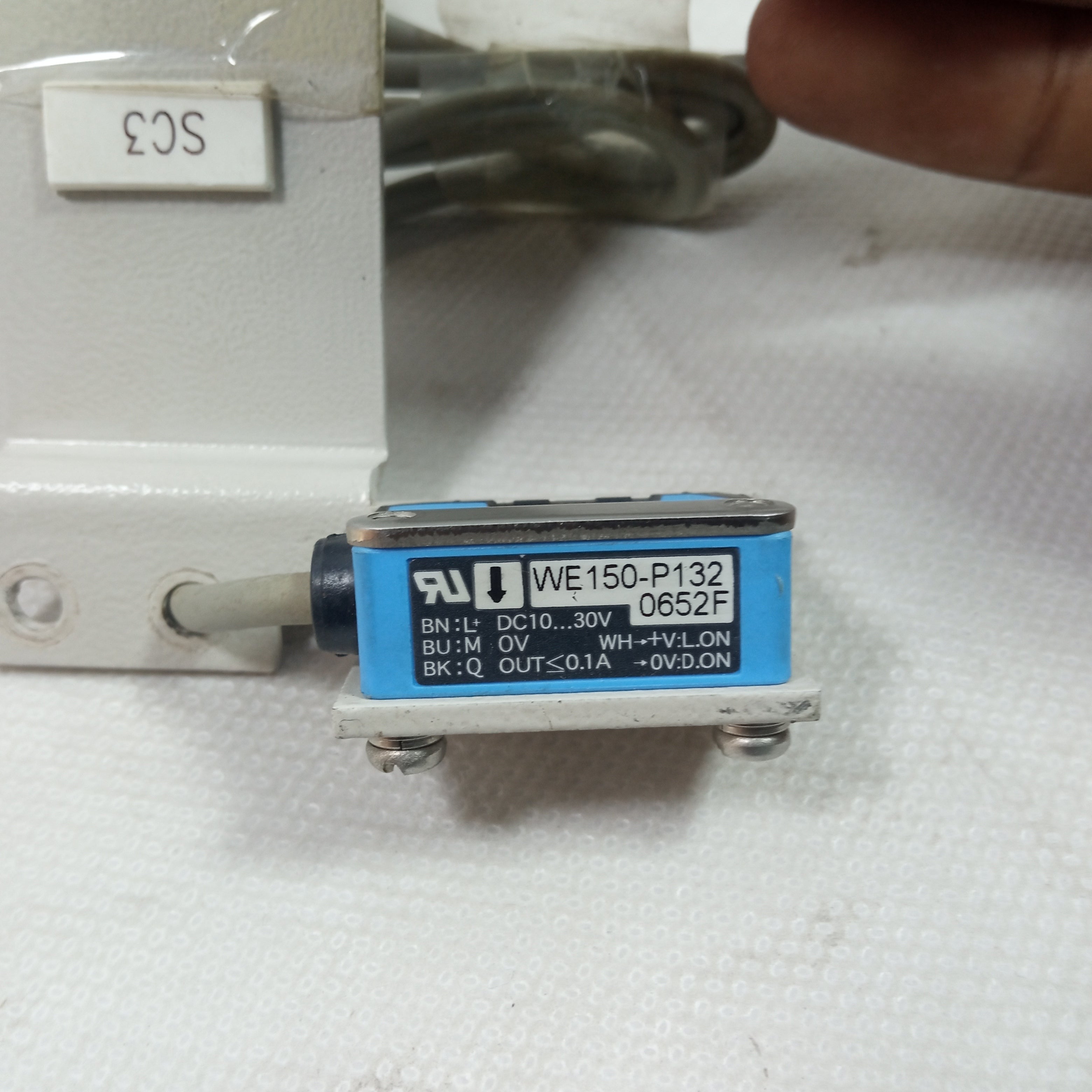 SICK WS 150-D132  WE 150-P132 THROUGH-BEAM PHOTOELECTRIC SENSOR used  in Pakistan thumbnail 2