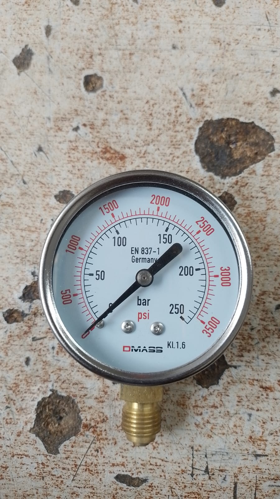 Air pressure gauge 2.5' (63 mm) * BSP 1/4 in Pakistan - 40BAR