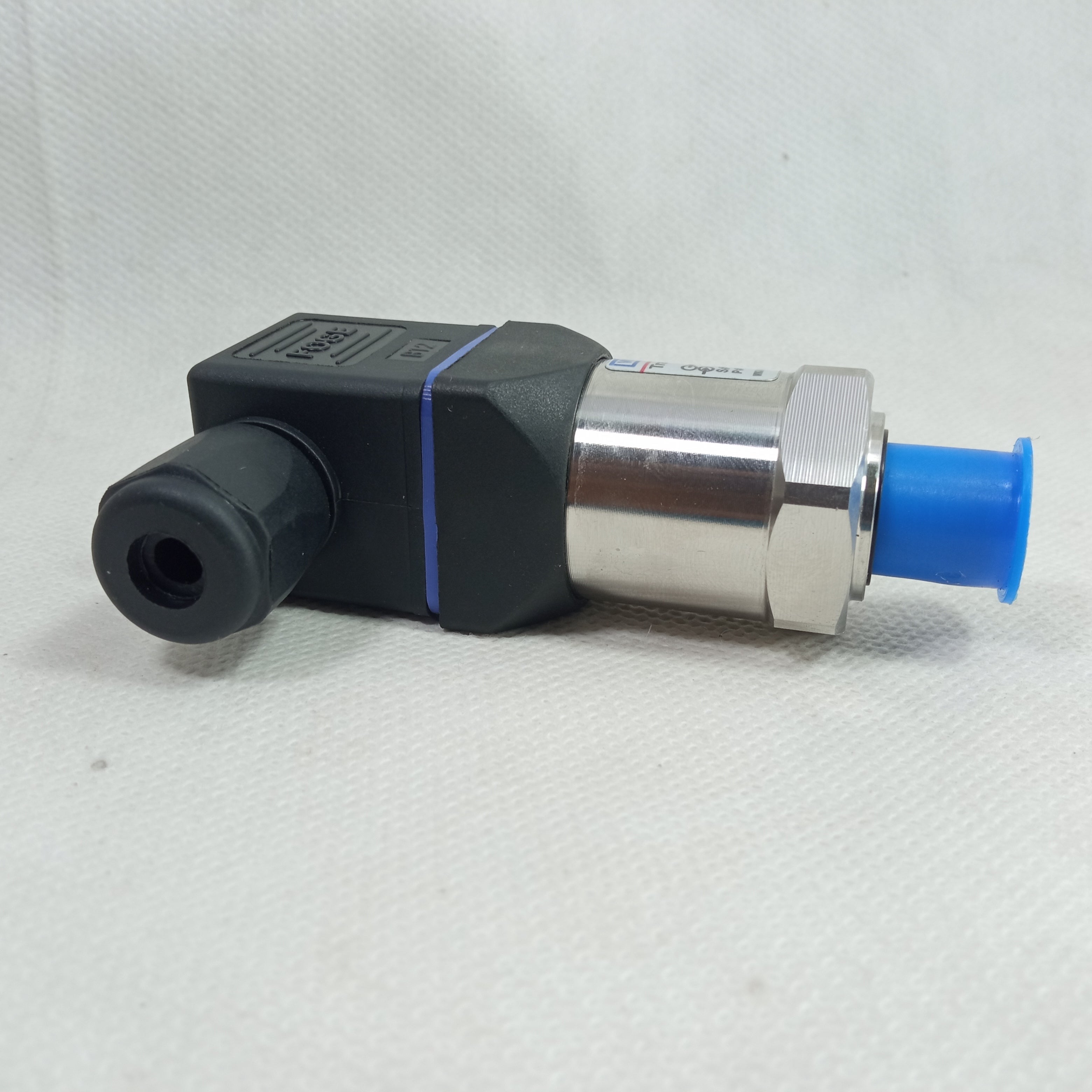 WIKA Pressure transmitter A-10 For general industrial applications in Pakistan - -1 to +4 BAR thumbnail 2