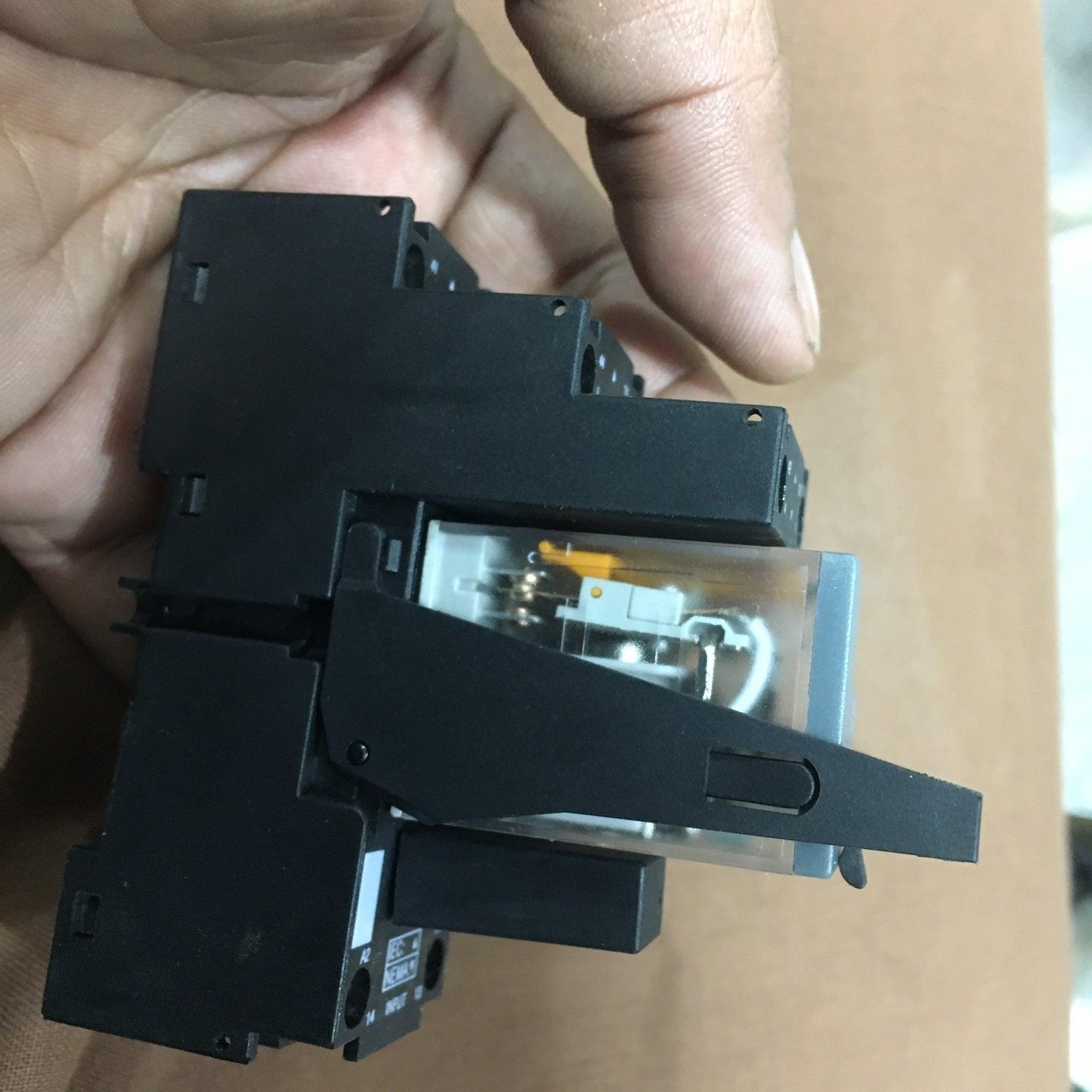 Schneider Electric RXZE2S108M Relay socket in Pakistan thumbnail 2