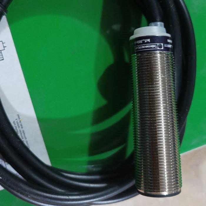 Inductive Proximity Sensor XS6 18B1MBL2 in Pakistan