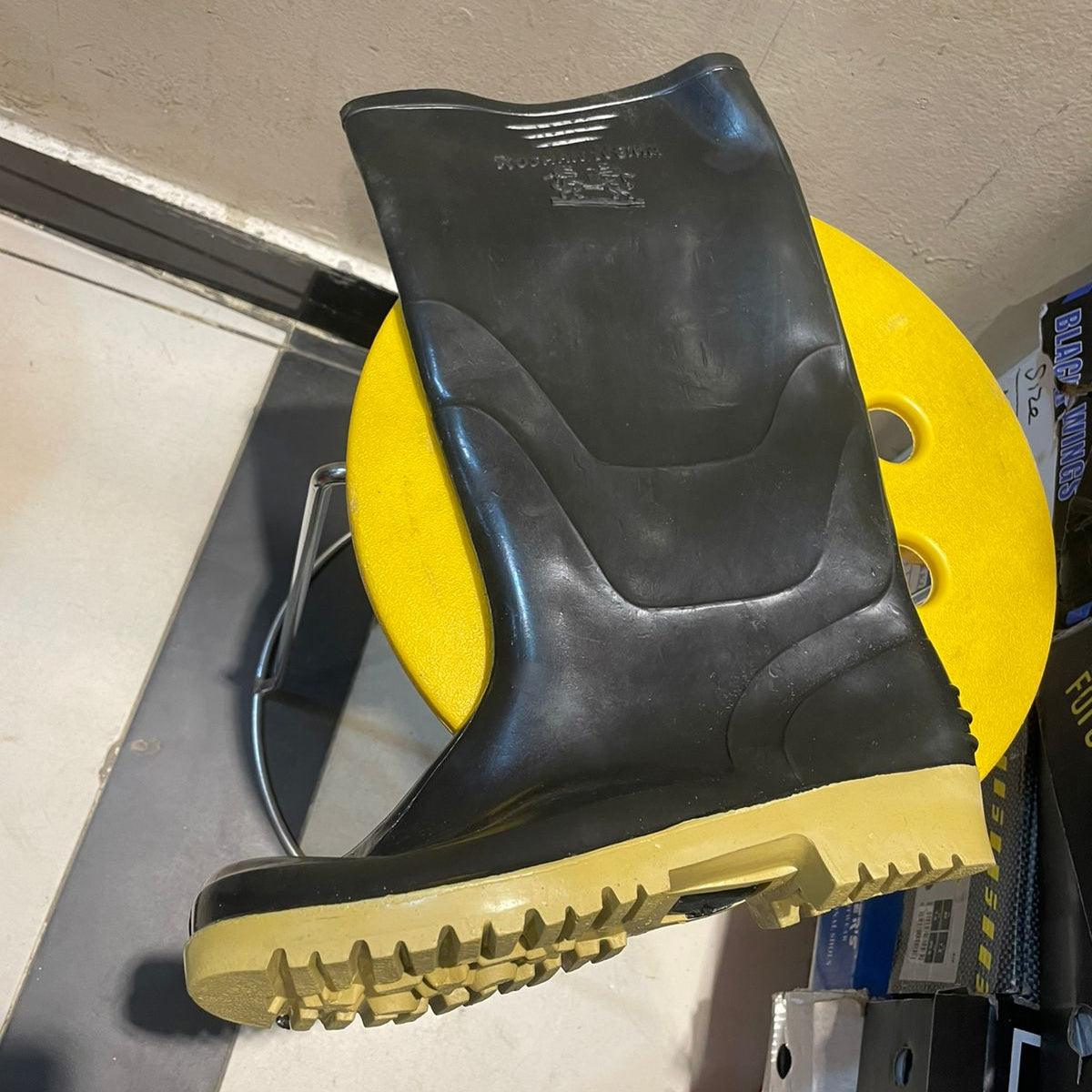 Best Quality Safety Rain Boots in Pakistan - 43 thumbnail 5