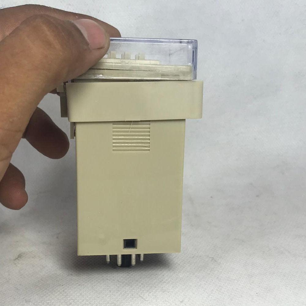 3-Digit LED Digital Temperature Controller E5C4 in Pakistan thumbnail 3