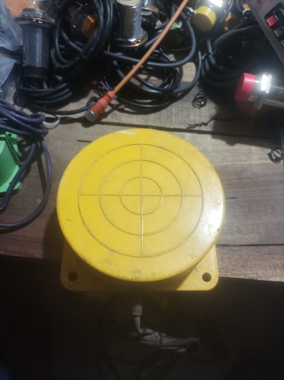 LMF40-2080A Plane Installation Type Inductive Proximity Sensor in Pakistan