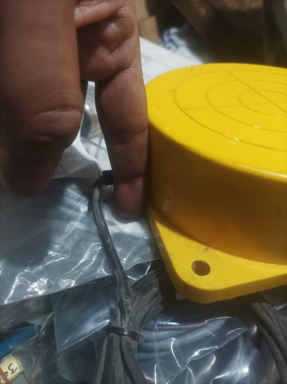 LMF40-2080A Plane Installation Type Inductive Proximity Sensor in Pakistan thumbnail 4