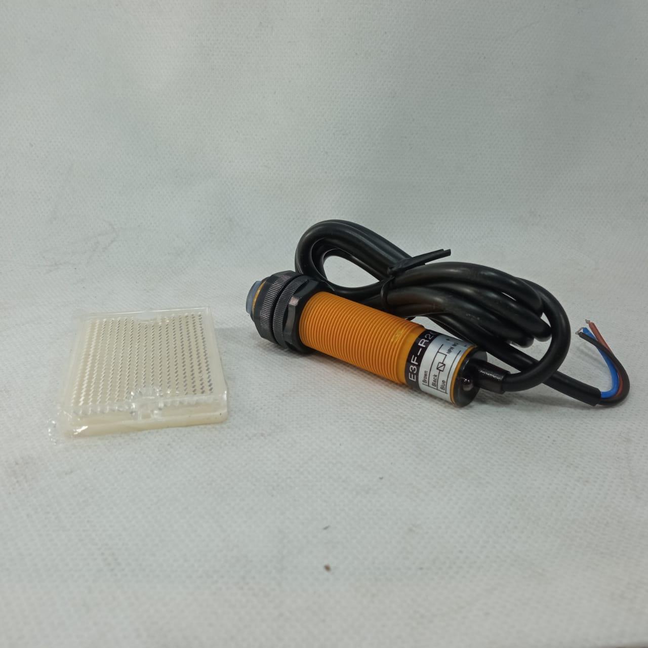 Omron E3F-R2C4 Photoelectric Switch in Pakistan thumbnail 4