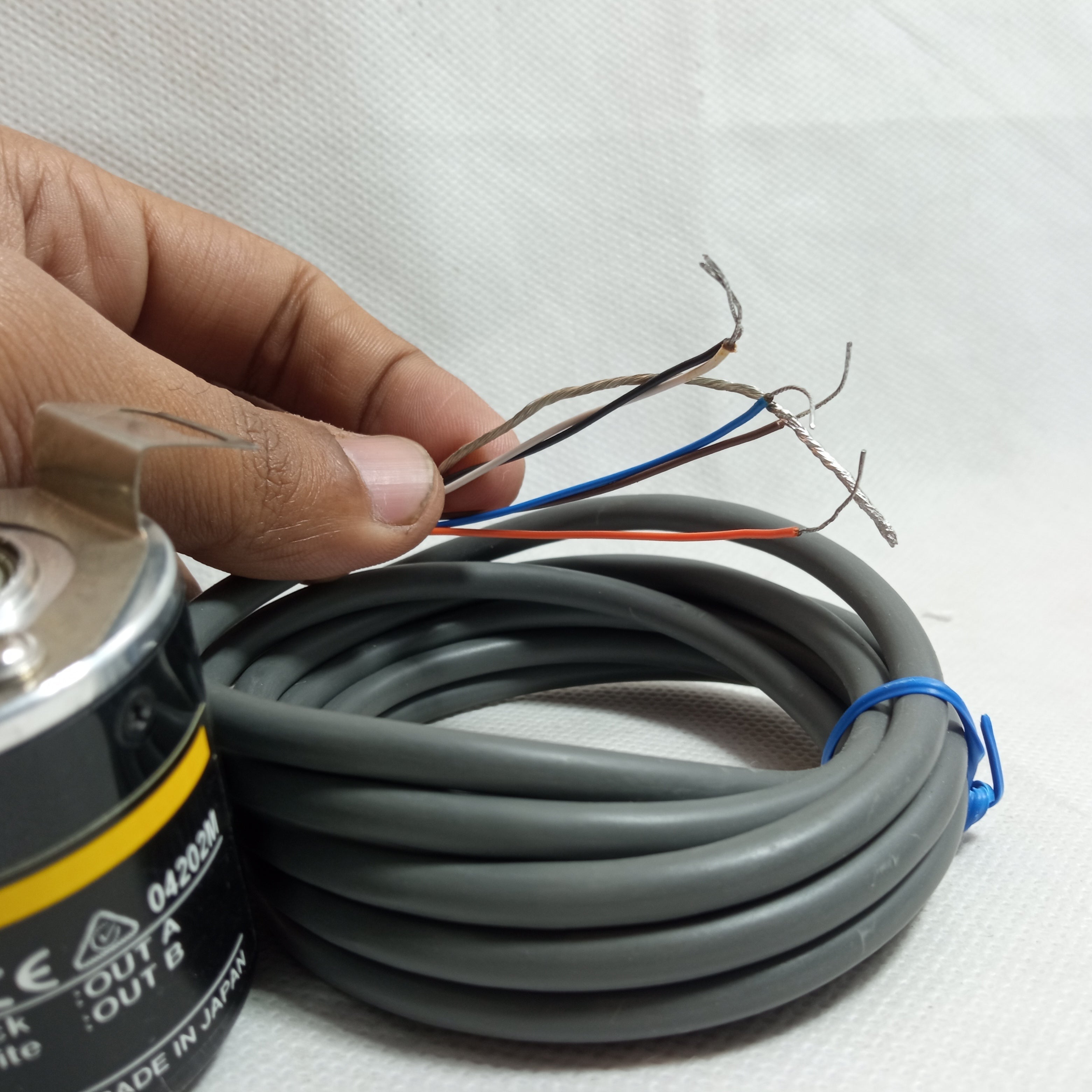 1024PPR Omron E6H-CWZ6C Rotary Encoder 5 24VDC in Pakistan - 100PPR thumbnail 5