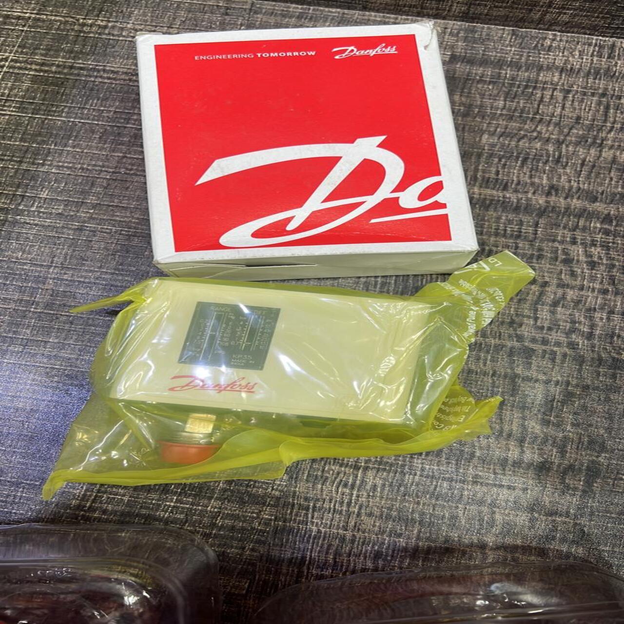 Danfoss Pressure Switch KP35 Original in Pakistan
