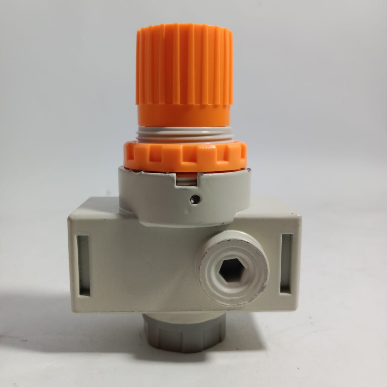GPH AR4000-04 Air Regulator in Pakistan thumbnail 3