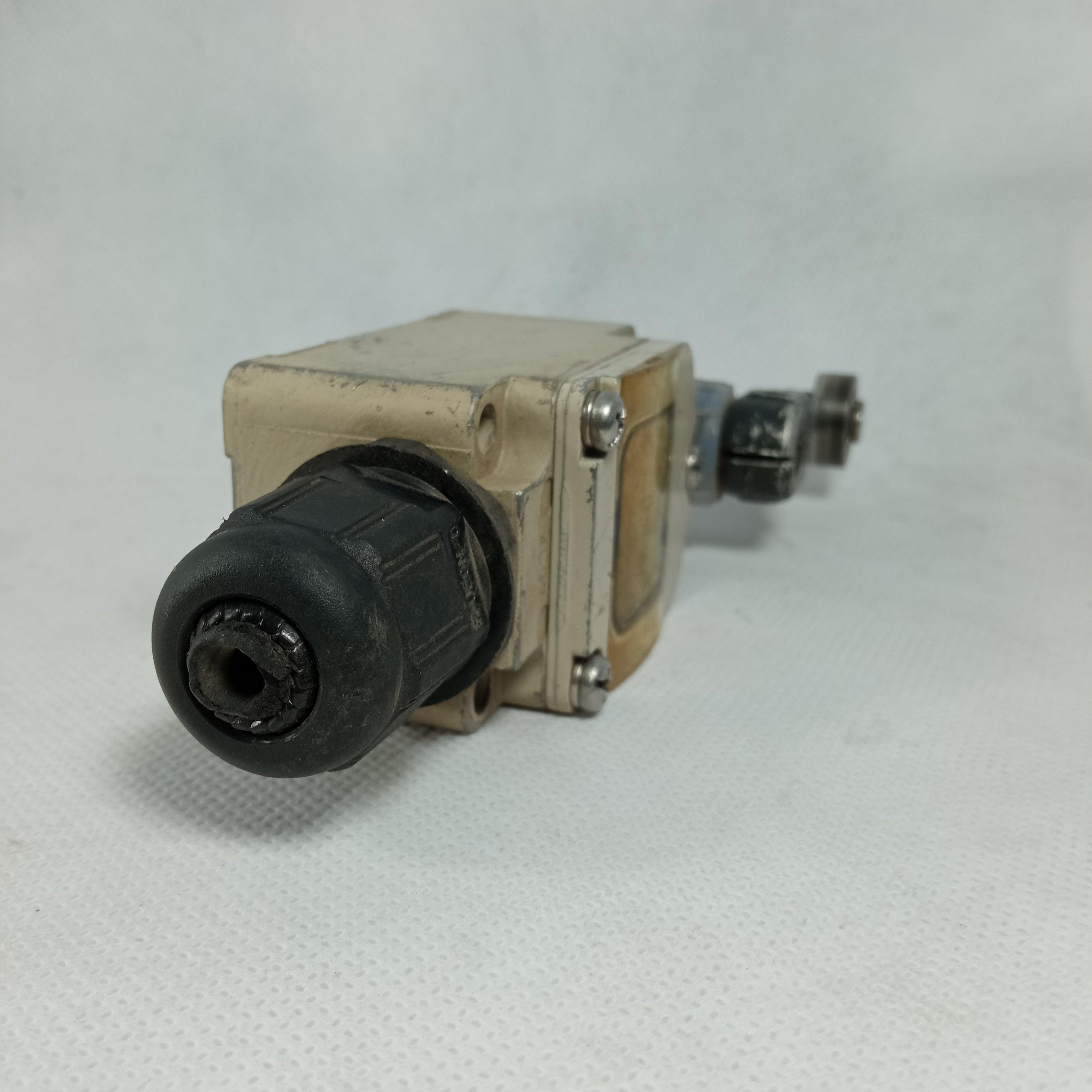 Omron WLG2-LDS Limit Switch Lotted in Pakistan thumbnail 3