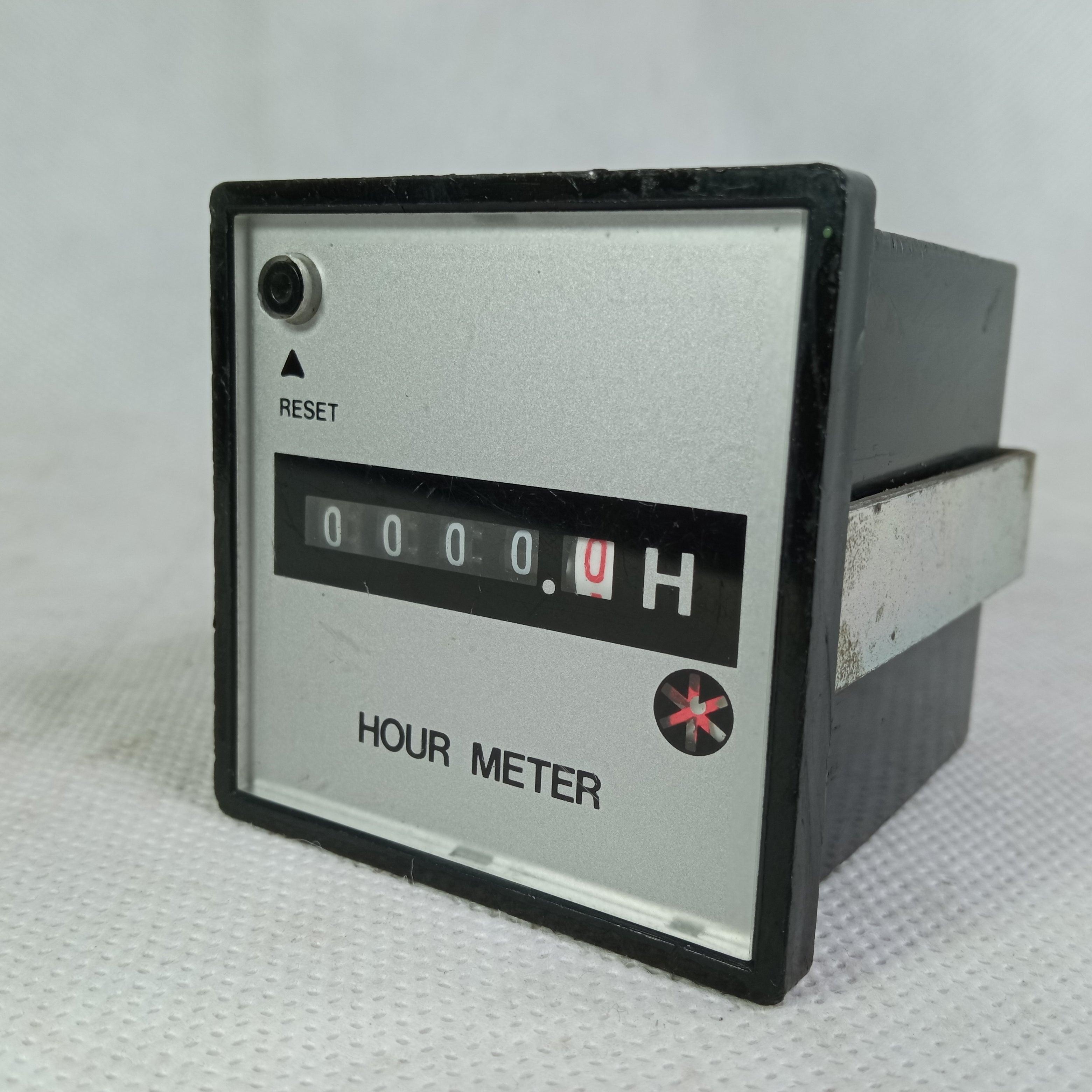 Panasonic TH-2385 Hour Meter in Pakistan thumbnail 2