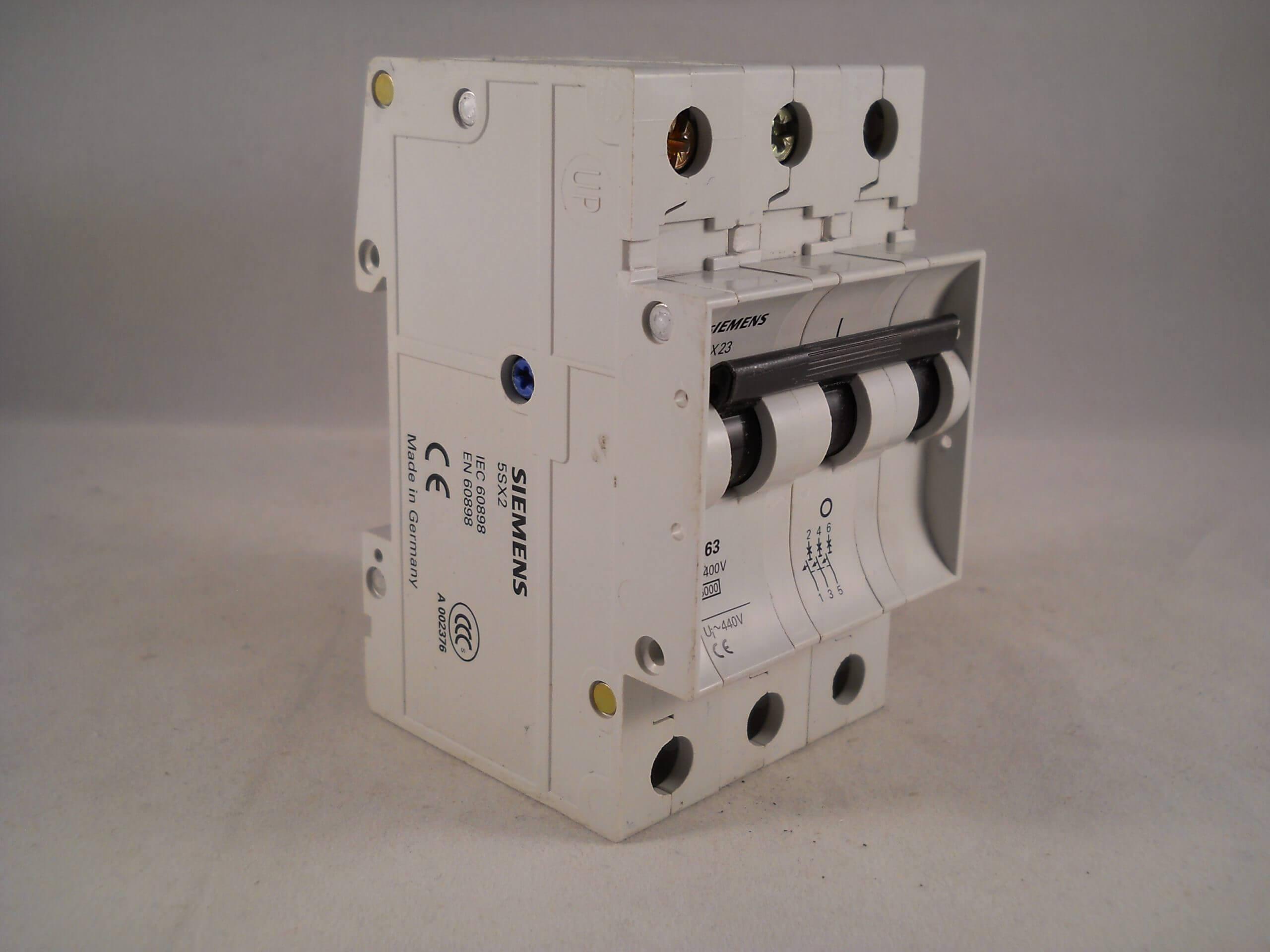 Siemens 5SX23 C25 3-Pole Circuit Breaker in Pakistan