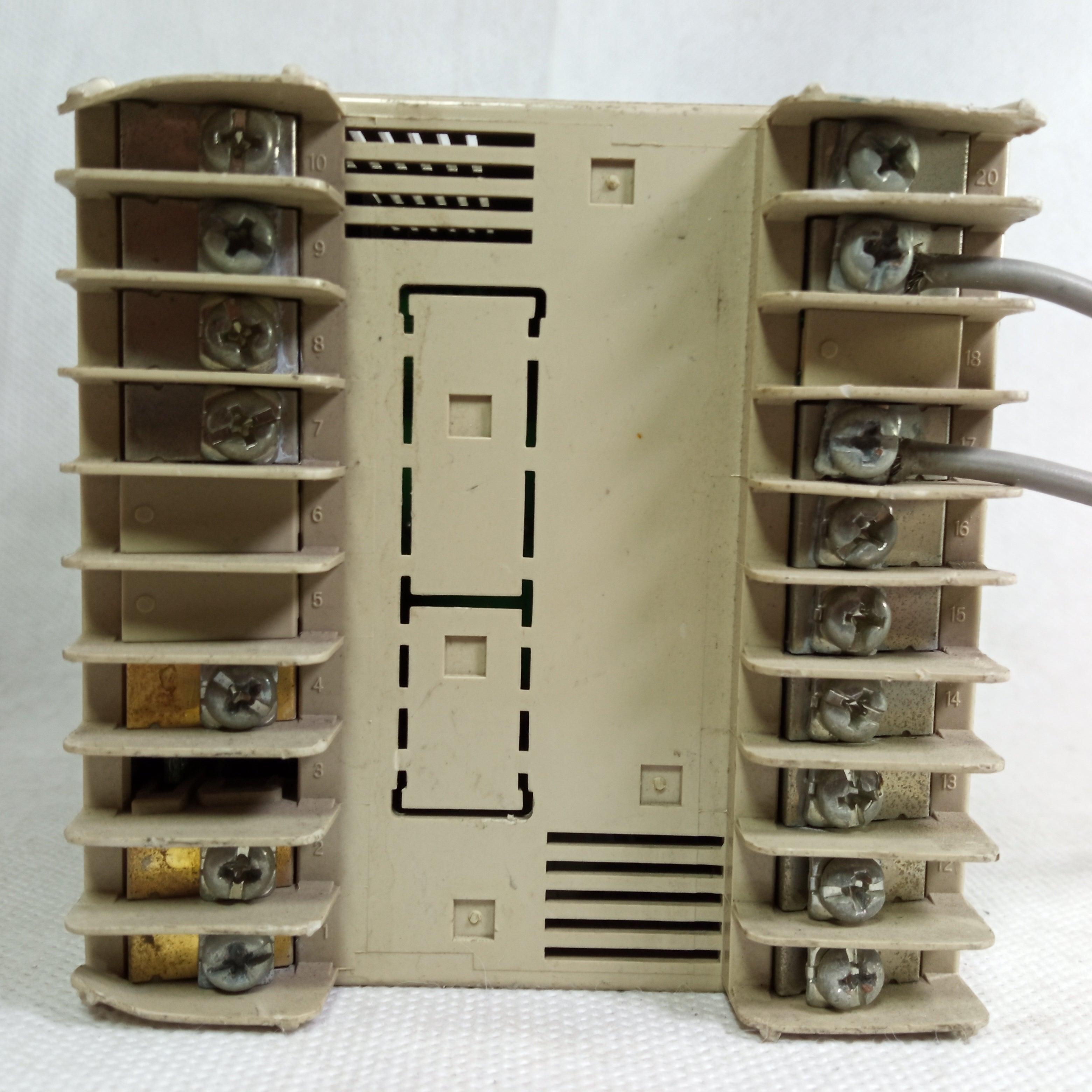 Hanyoung DX9 Digital Temperature Controller in Pakistan thumbnail 4
