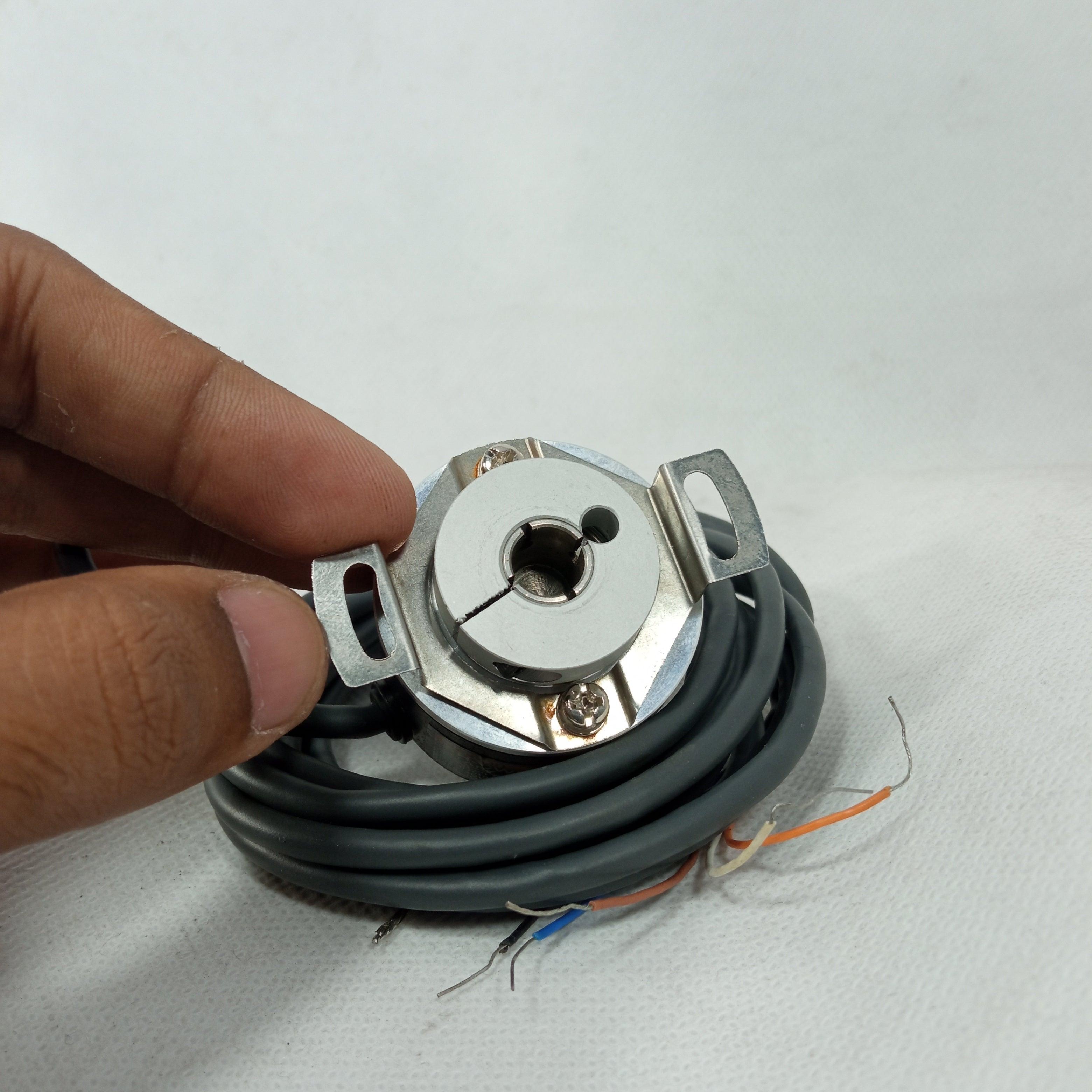 100PPR Omron E6H-CWZ6C Rotary Encoder 5 24VDC in Pakistan thumbnail 2
